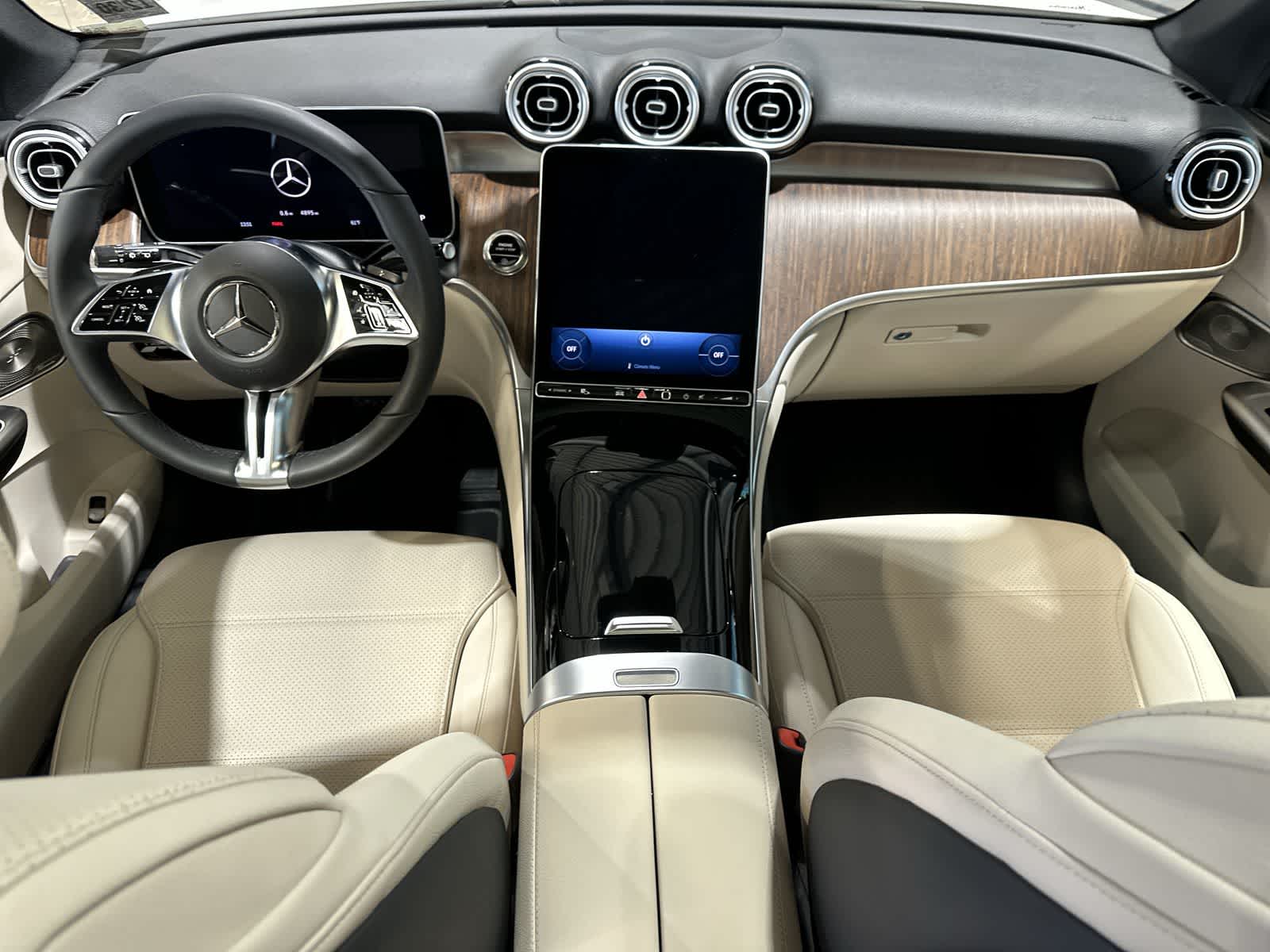 Thumbnail: 2026 Mercedes-Benz GLC - 22