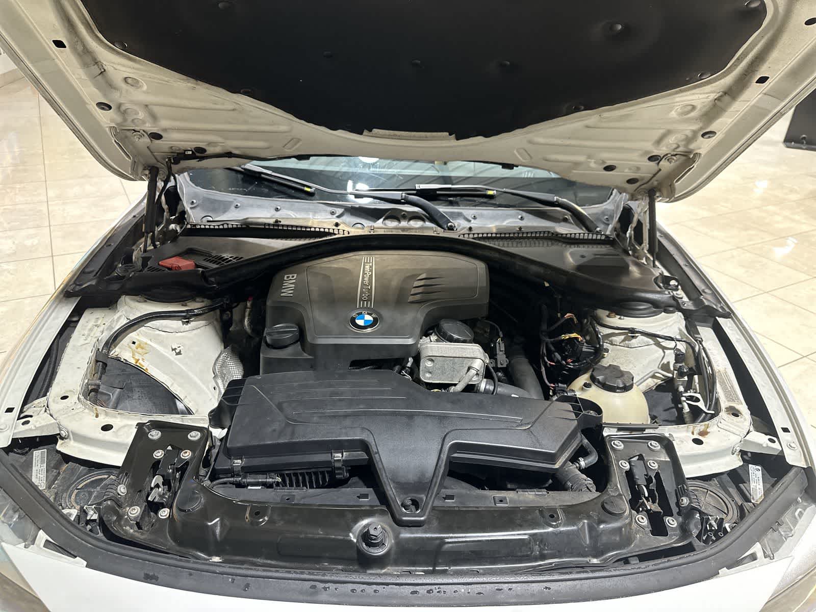 Thumbnail: 2013 BMW 3 Series - 21