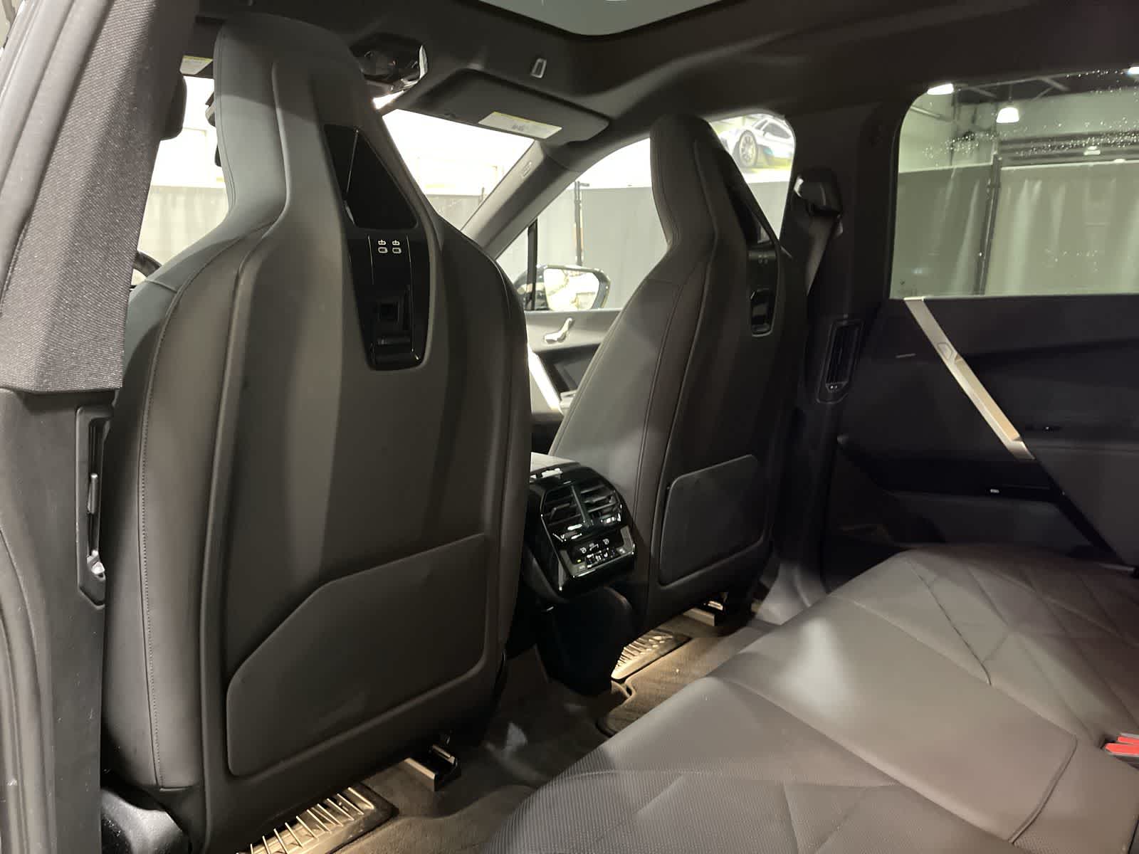 Thumbnail: 2023 BMW iX - 23