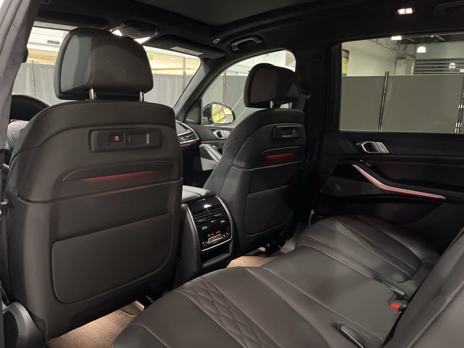 Thumbnail: 2022 BMW X7 - 24