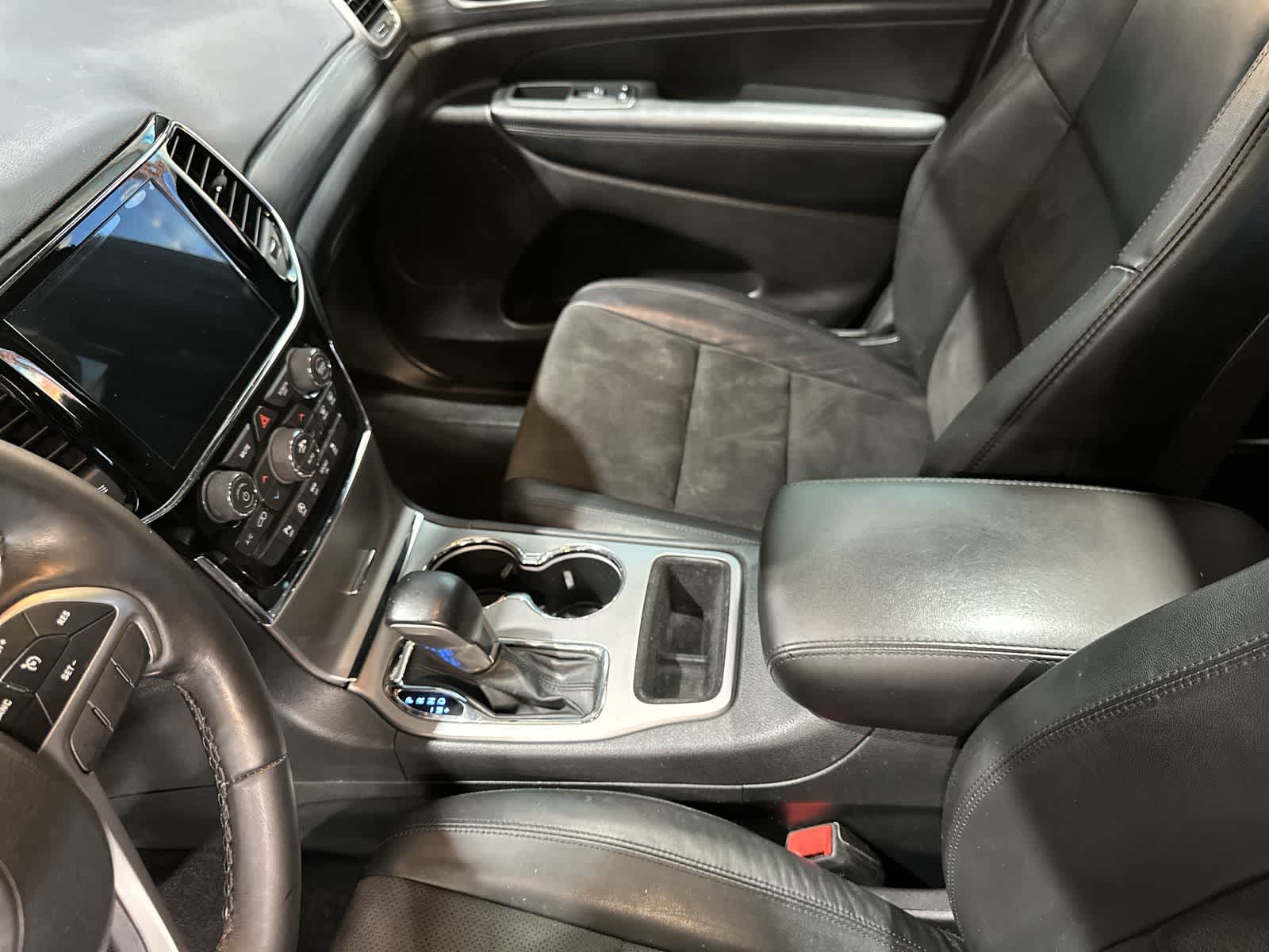 Thumbnail: 2020 Jeep Grand Cherokee - 28