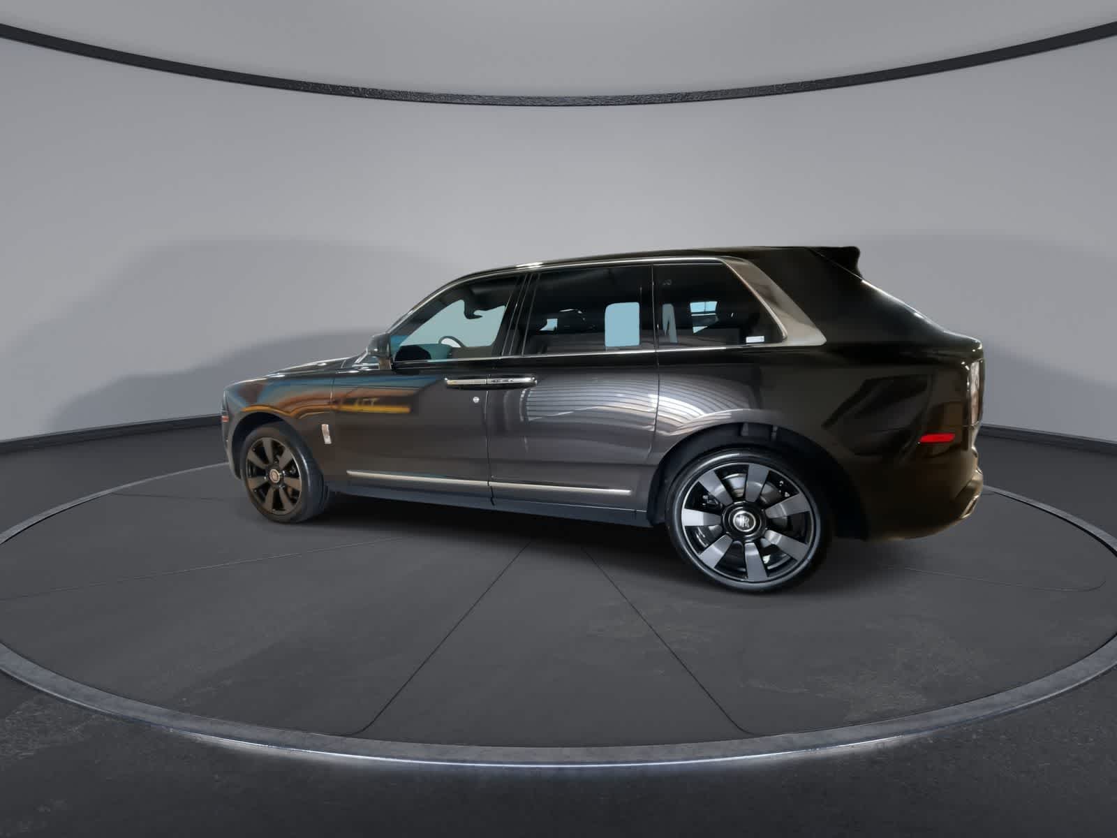 Thumbnail: 2019 Rolls-Royce Cullinan - 8