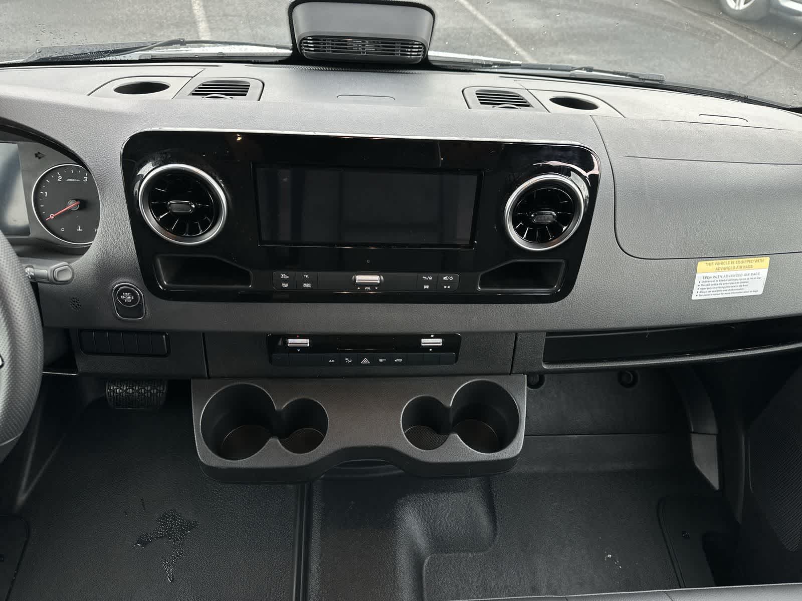 Thumbnail: 2025 Mercedes-Benz Sprinter - 28