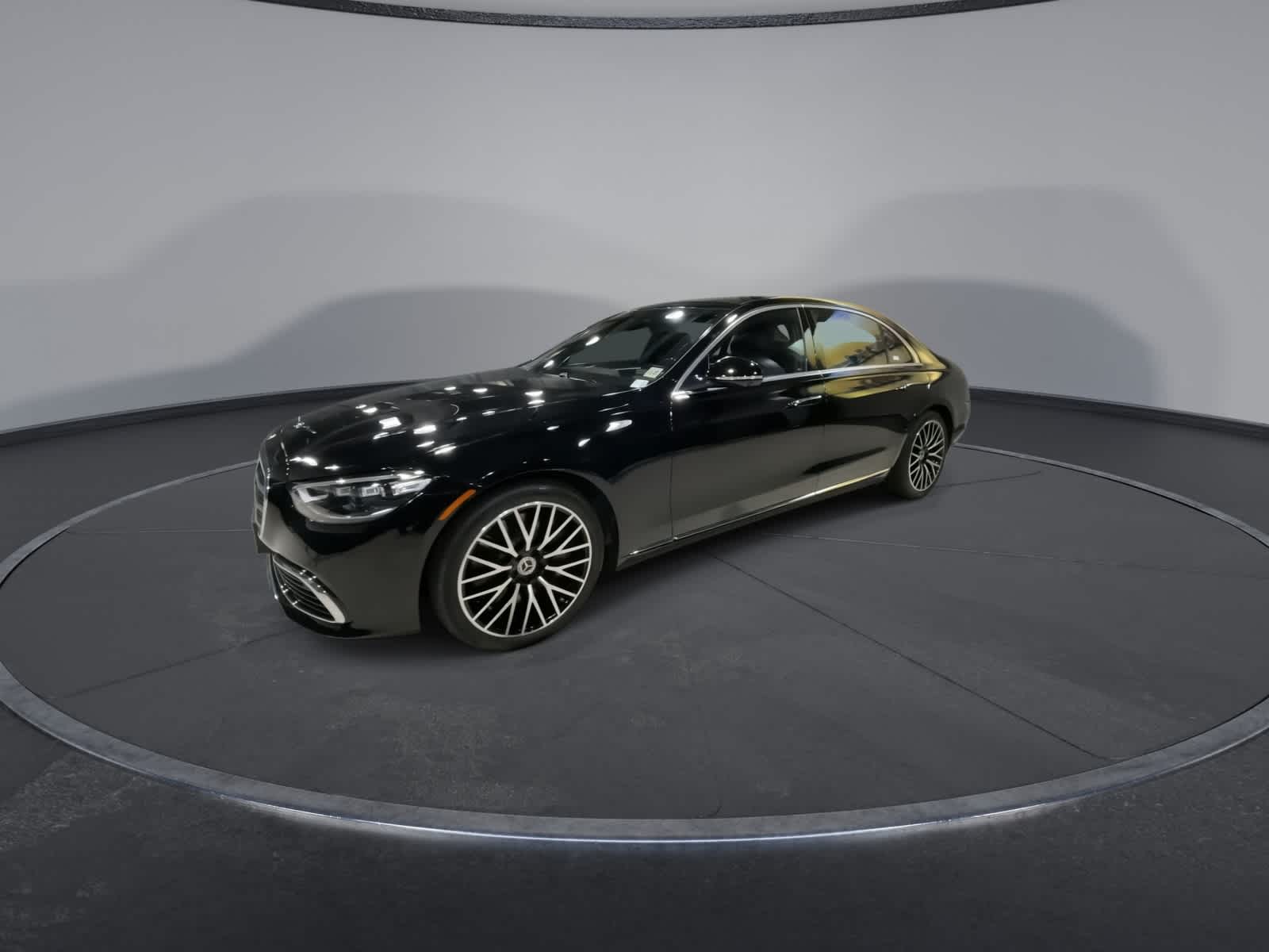 Thumbnail: 2023 Mercedes-Benz S-Class - 6