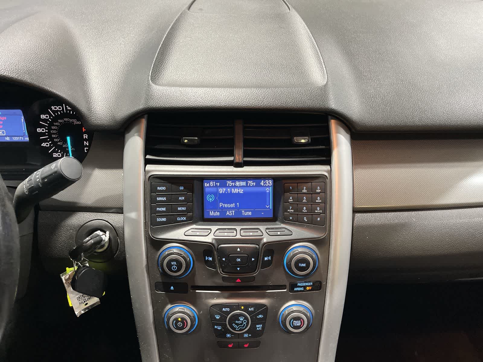 Thumbnail: 2013 Ford Edge - 28