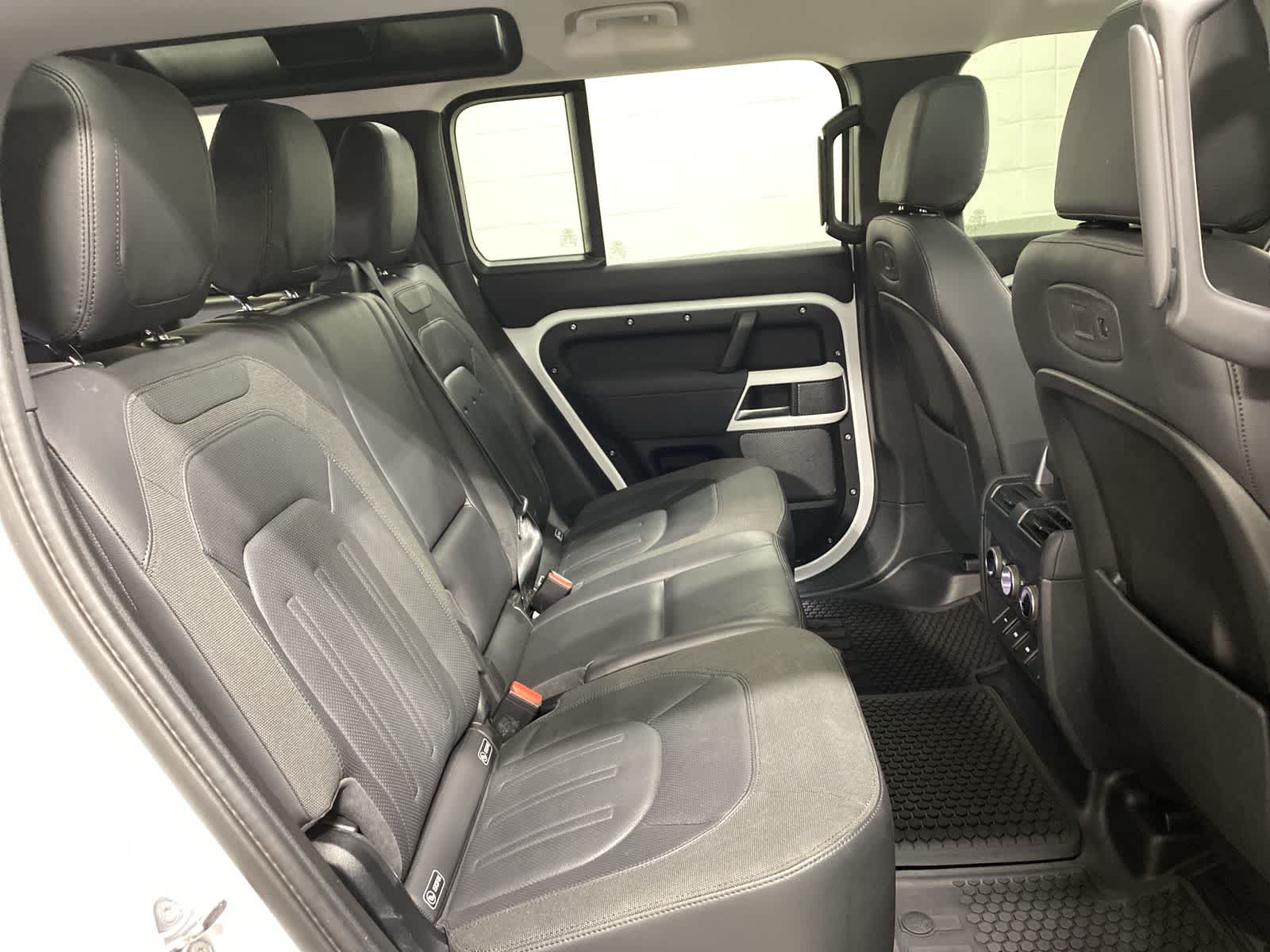 Thumbnail: 2020 Land Rover Defender - 25