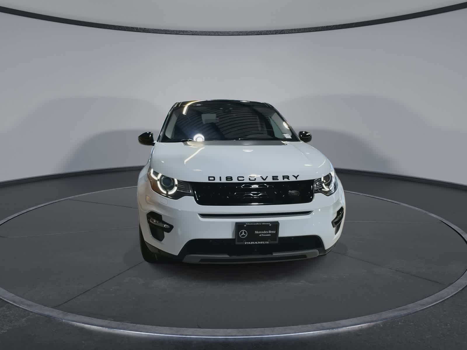 Thumbnail: 2017 Land Rover Discovery Sport - 3
