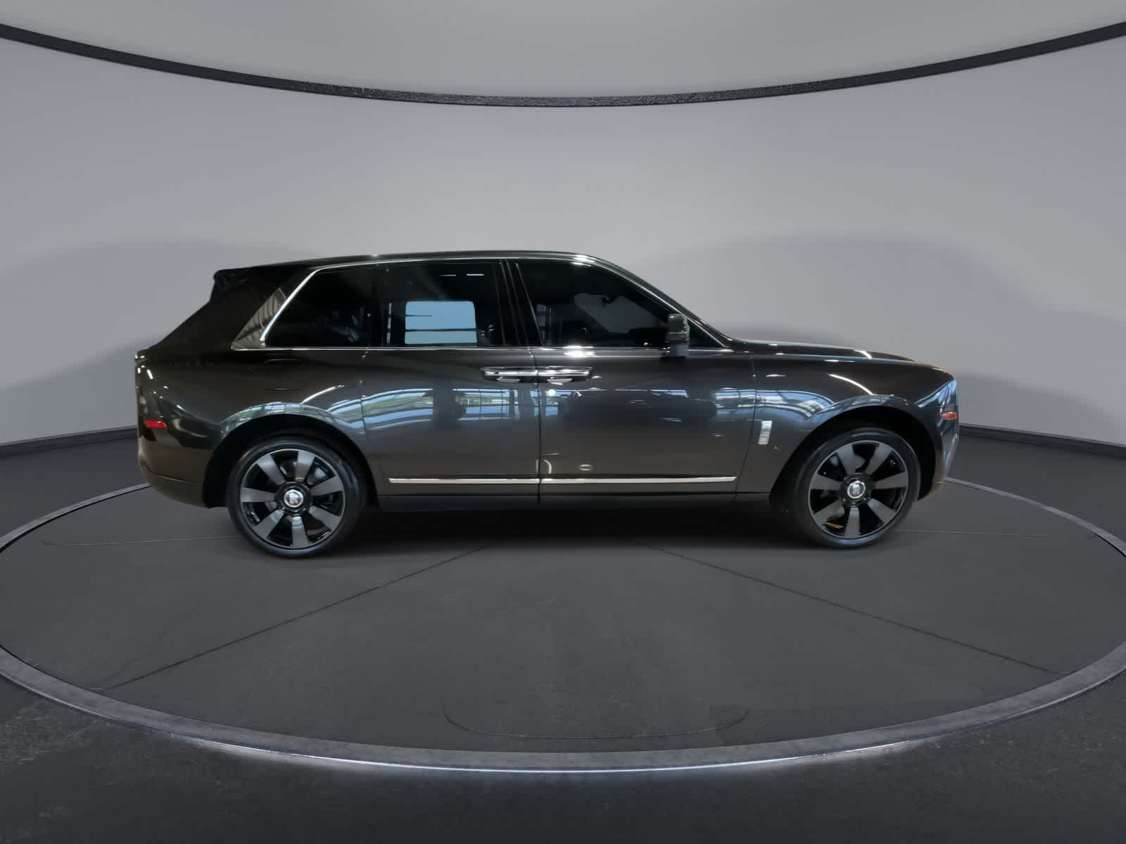Thumbnail: 2019 Rolls-Royce Cullinan - 13