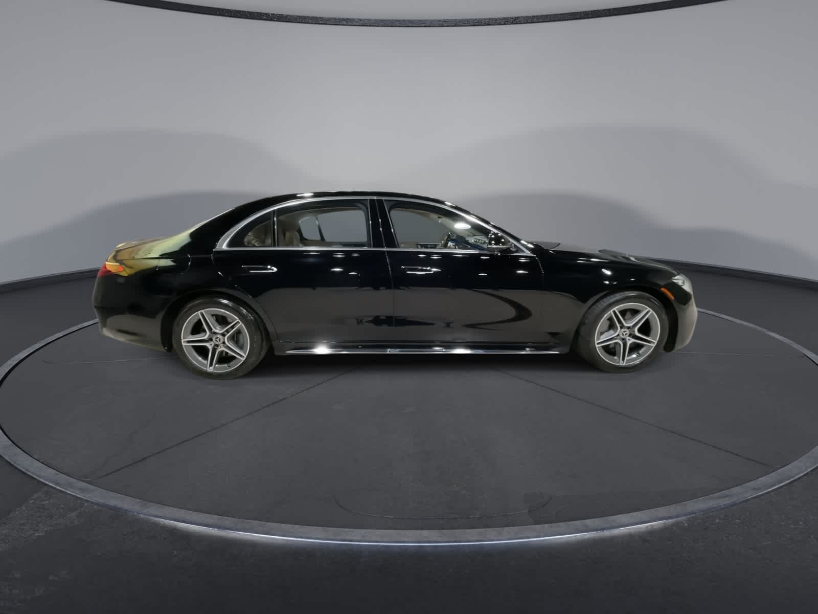 Thumbnail: 2022 Mercedes-Benz S-Class - 13