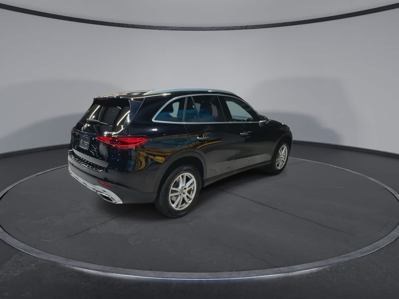 Thumbnail: 2023 Mercedes-Benz GLC - 10