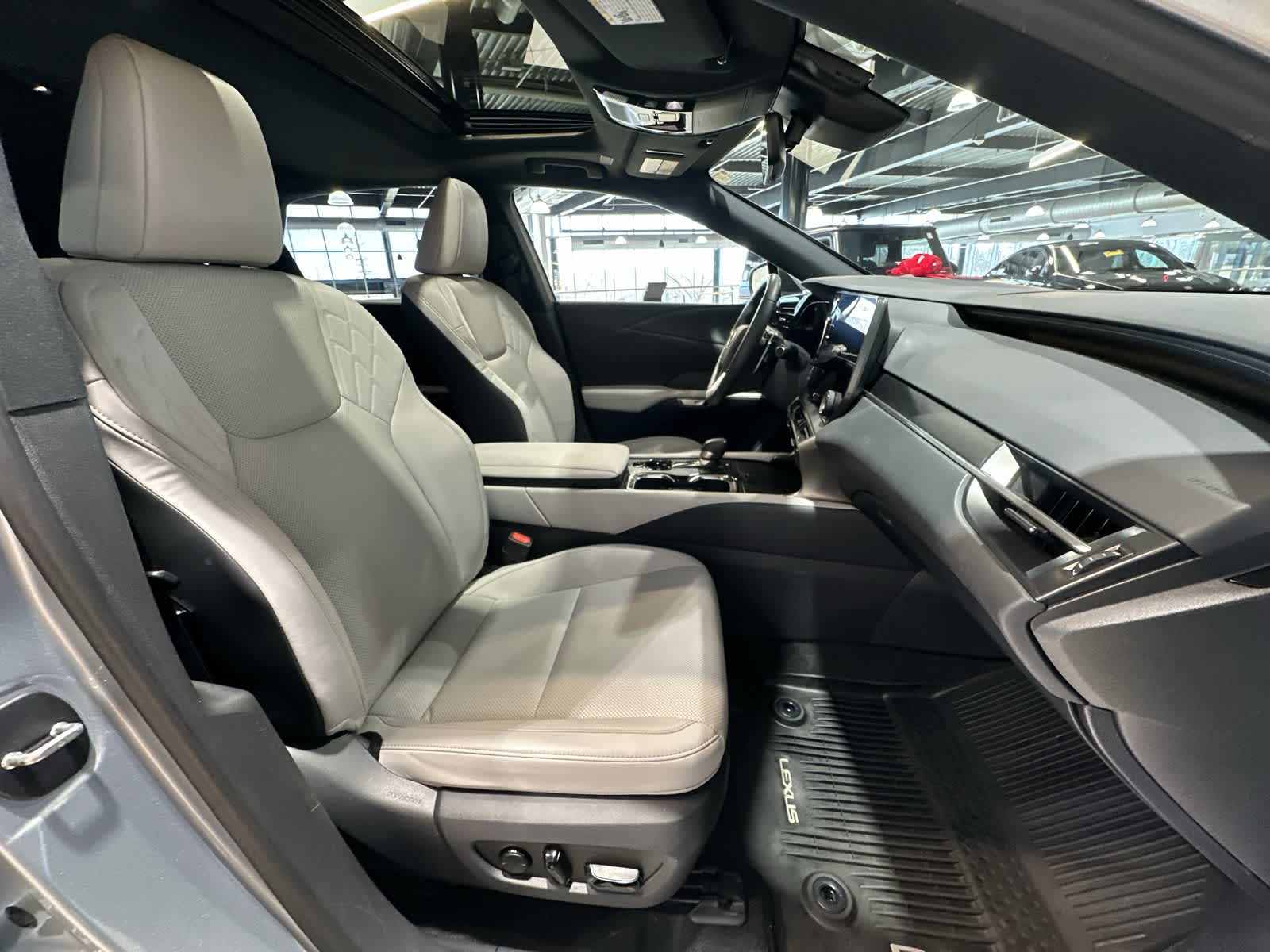 Thumbnail: 2023 Lexus RX - 26