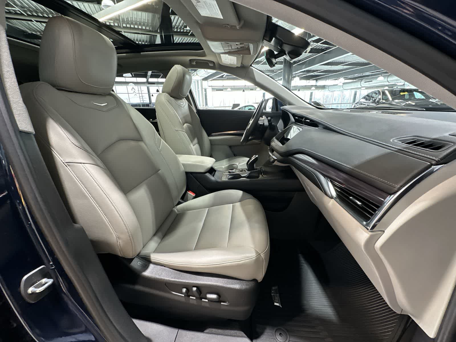 Thumbnail: 2021 Cadillac XT4 - 26