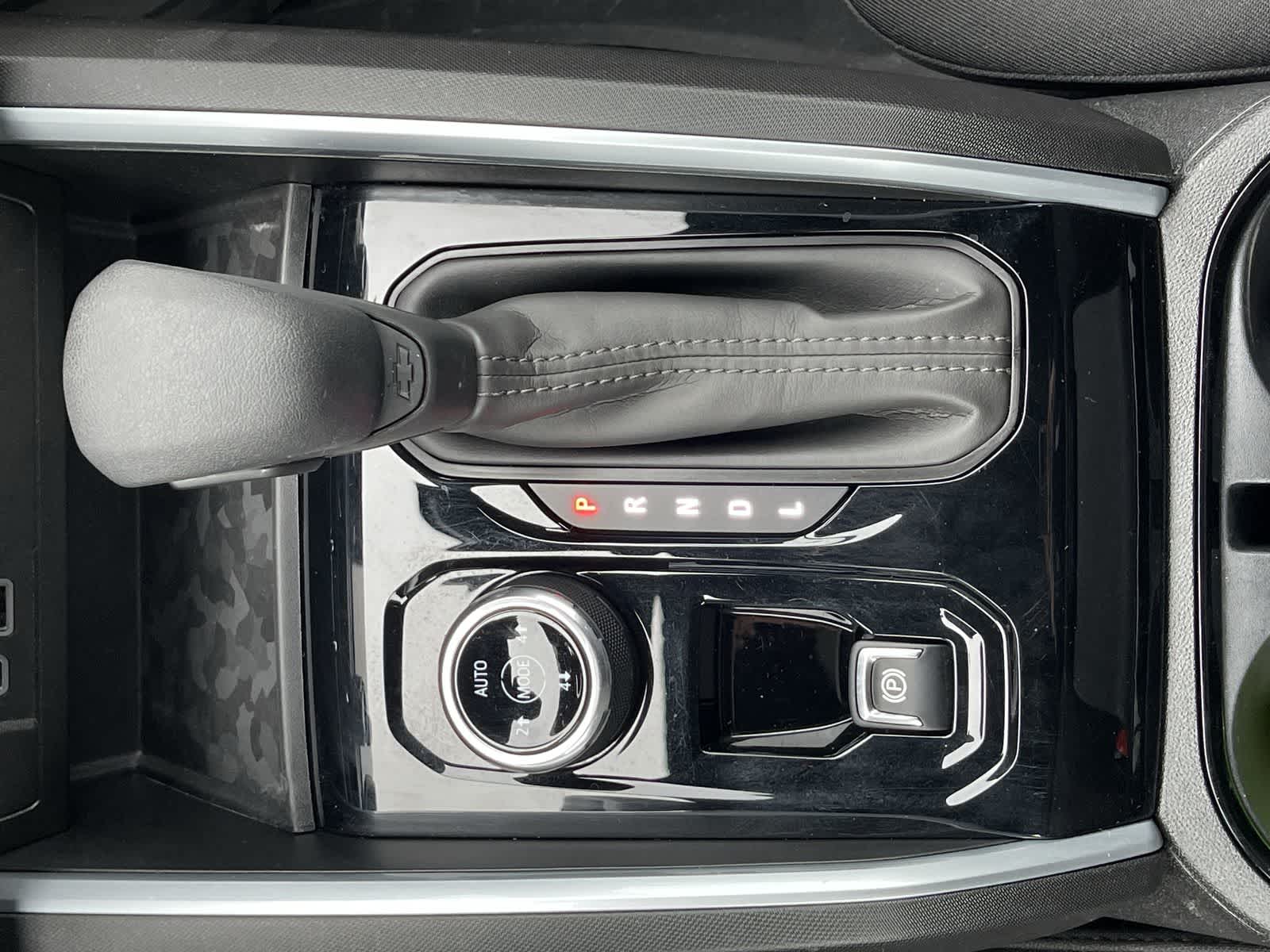 Thumbnail: 2023 Chevrolet Colorado - 29