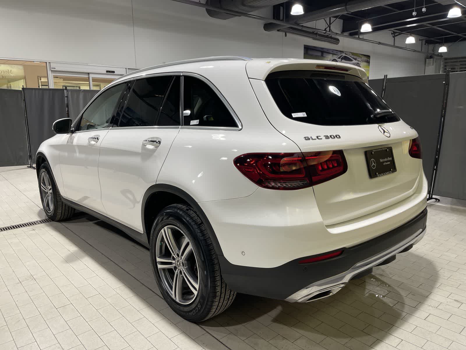 Thumbnail: 2022 Mercedes-Benz GLC - 16