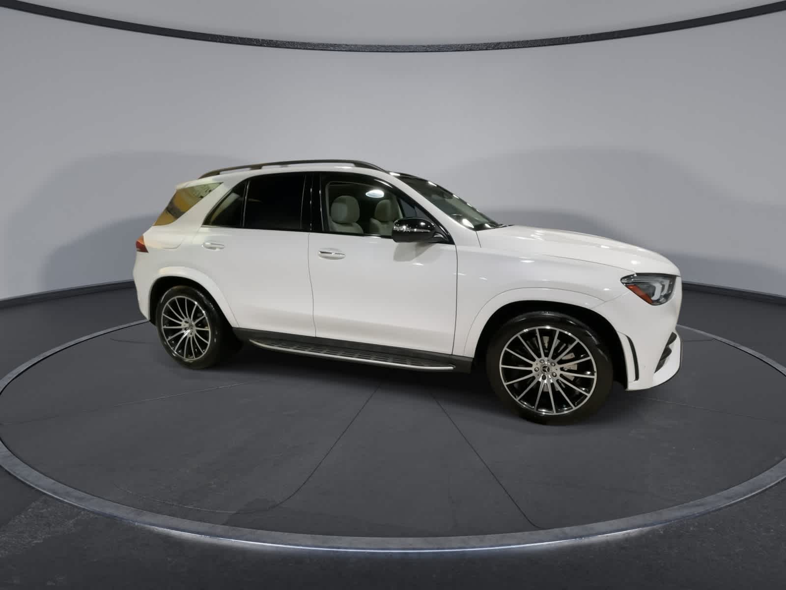 Thumbnail: 2020 Mercedes-Benz GLE - 2