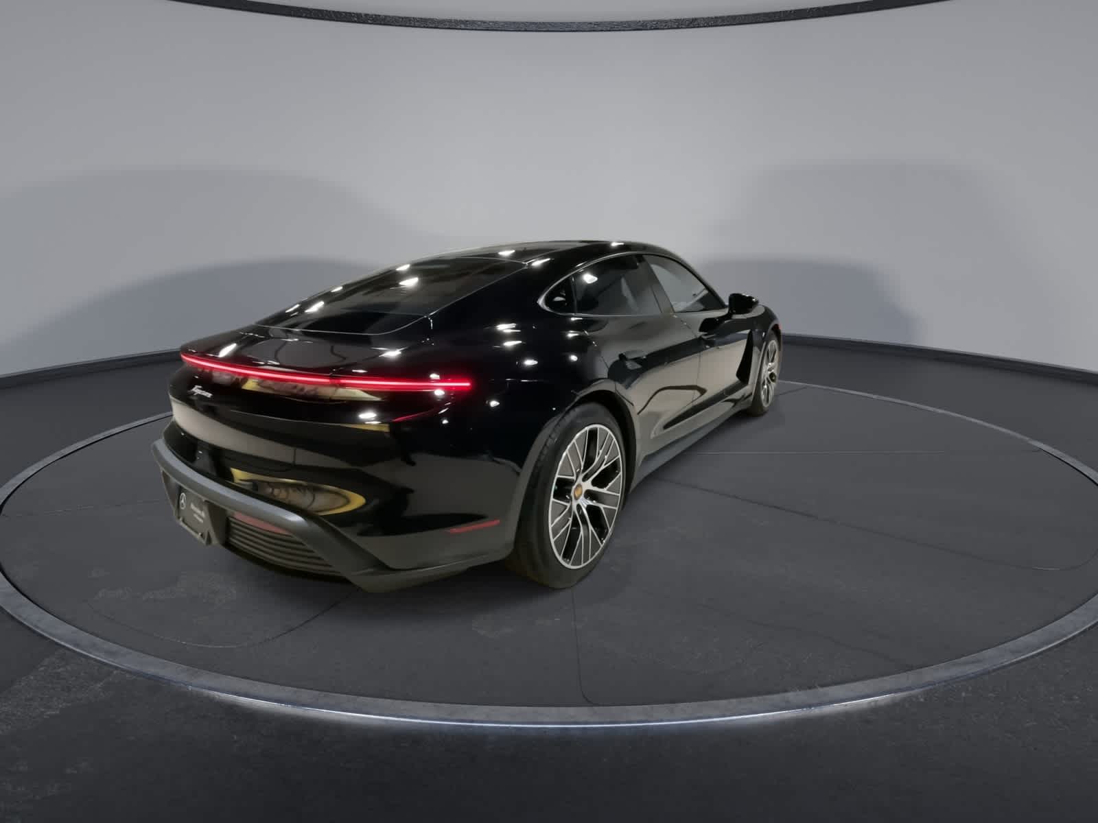 Thumbnail: 2023 Porsche Taycan - 11