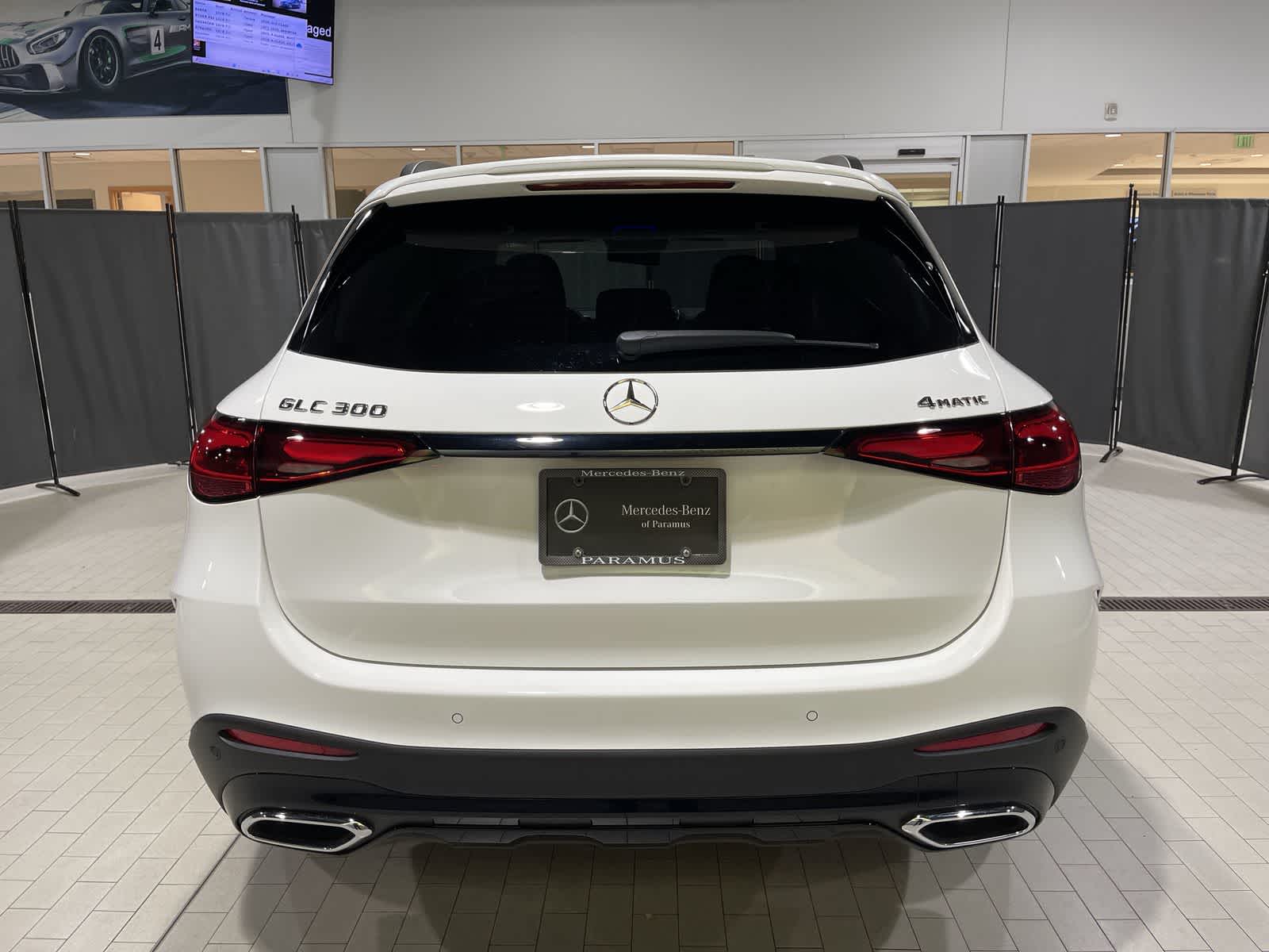 Thumbnail: 2025 Mercedes-Benz GLC - 17