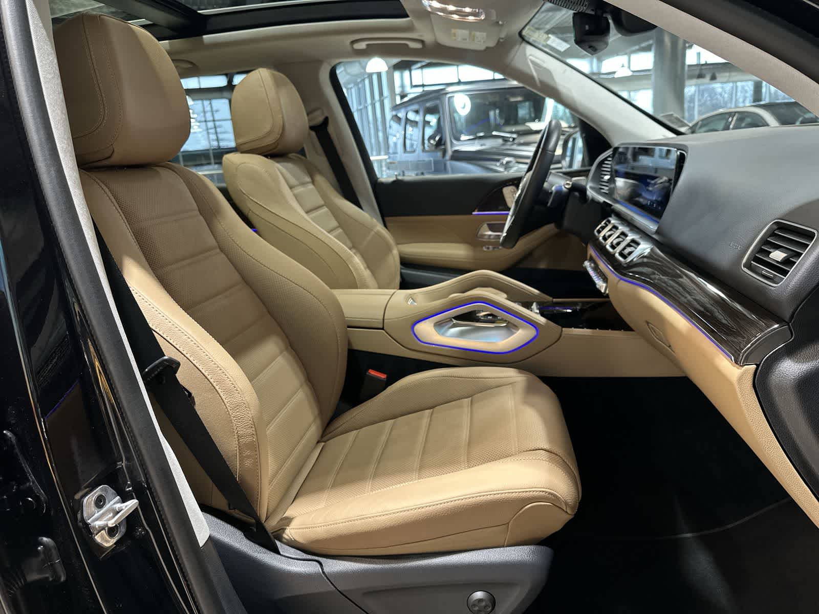 Thumbnail: 2026 Mercedes-Benz GLE - 26