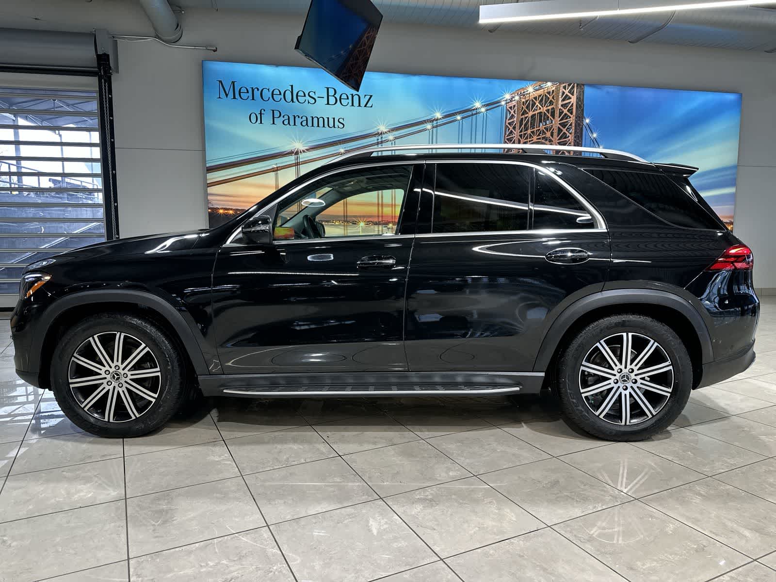 Thumbnail: 2026 Mercedes-Benz GLE - 15