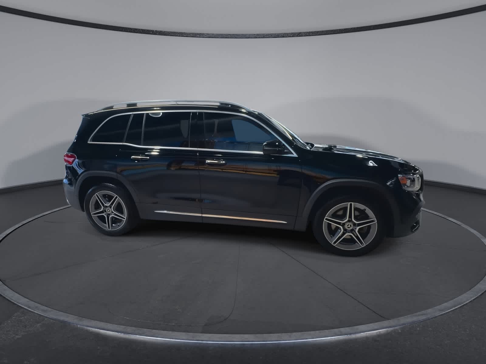 Thumbnail: 2022 Mercedes-Benz GLB - 13