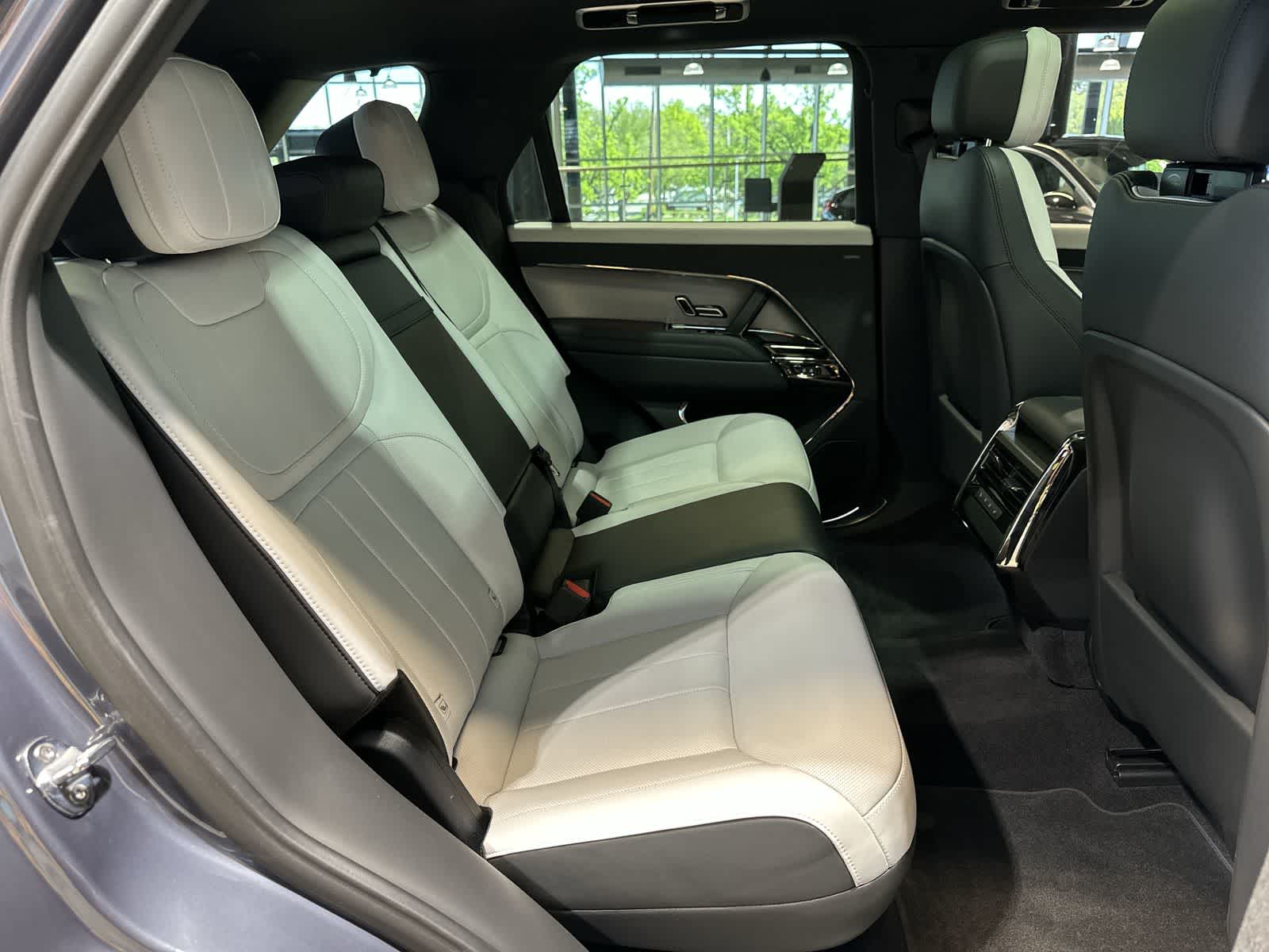Thumbnail: 2025 Land Rover Range Rover Sport - 25
