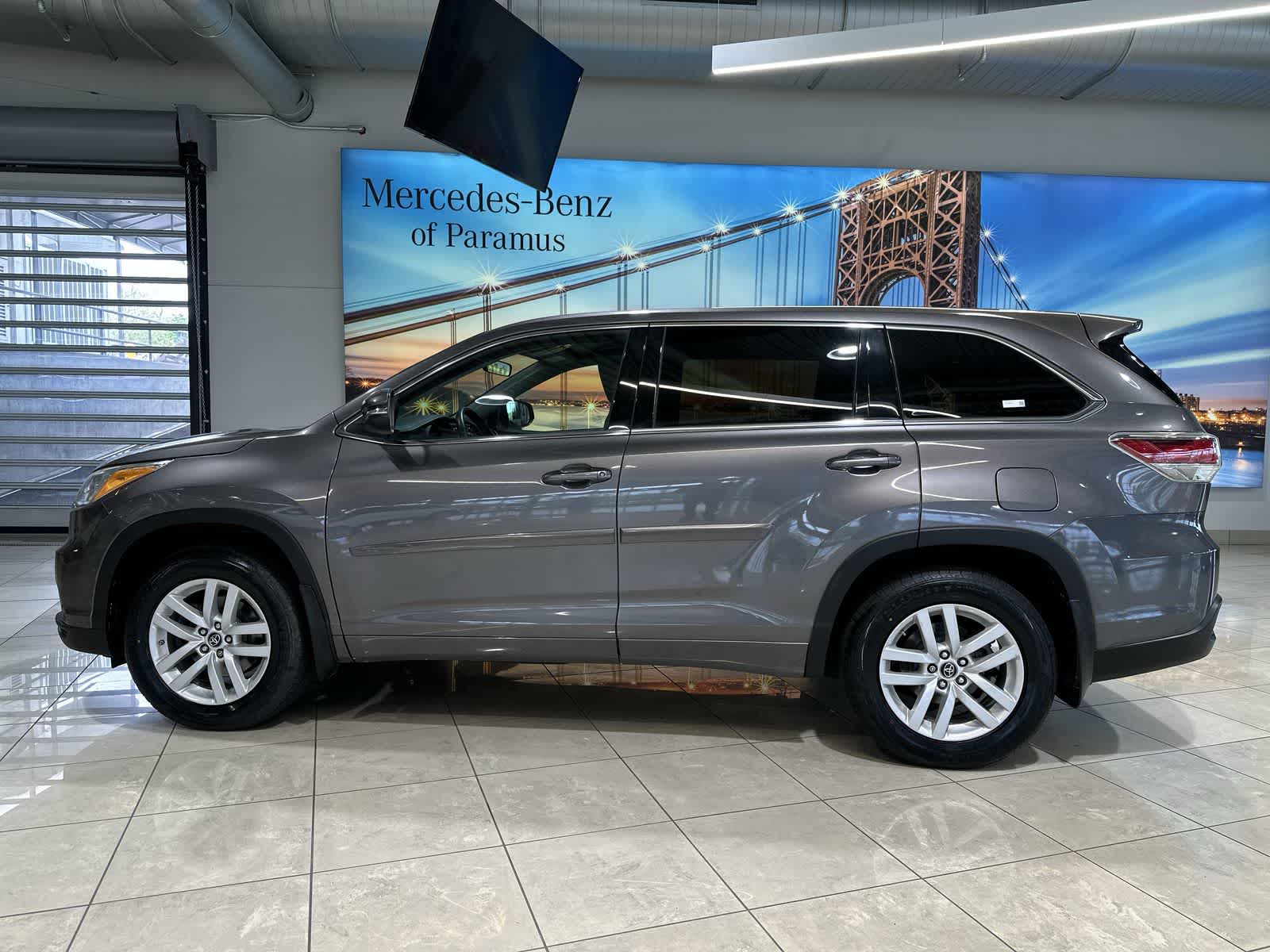 Thumbnail: 2016 Toyota Highlander - 15