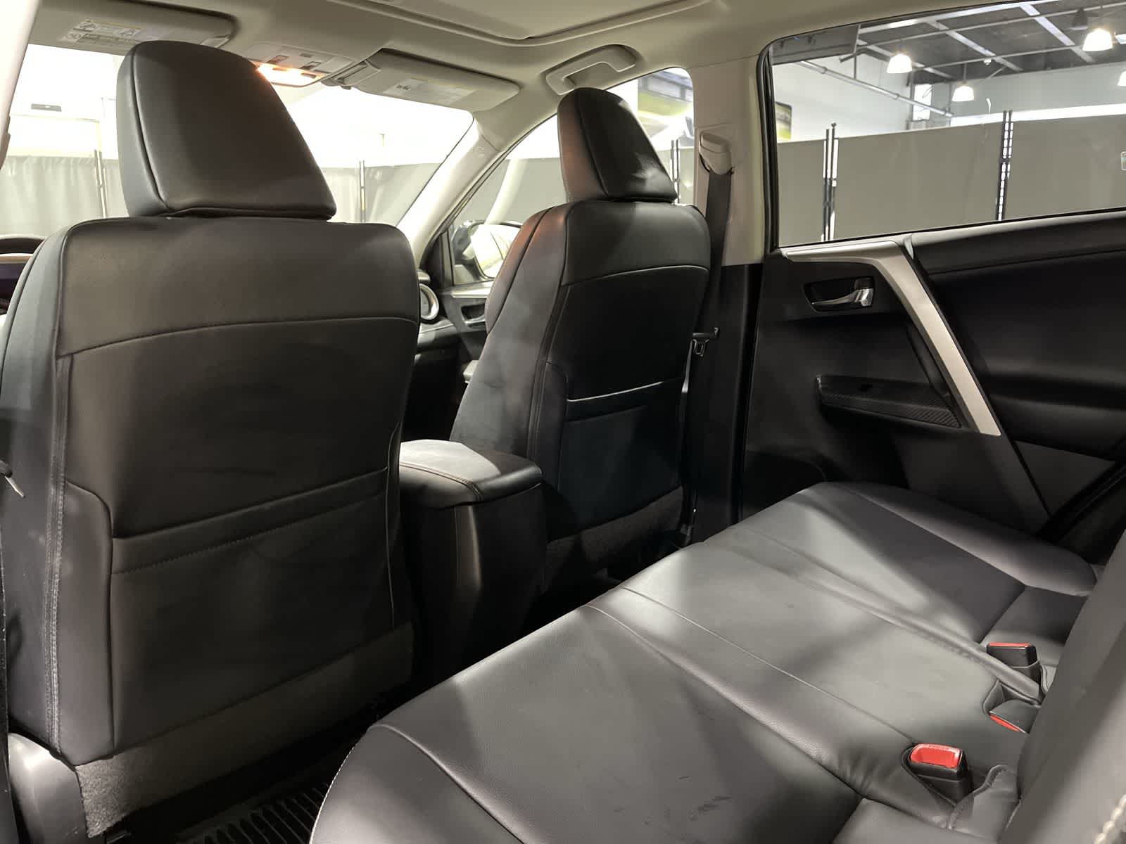 Thumbnail: 2015 Toyota RAV4 - 24
