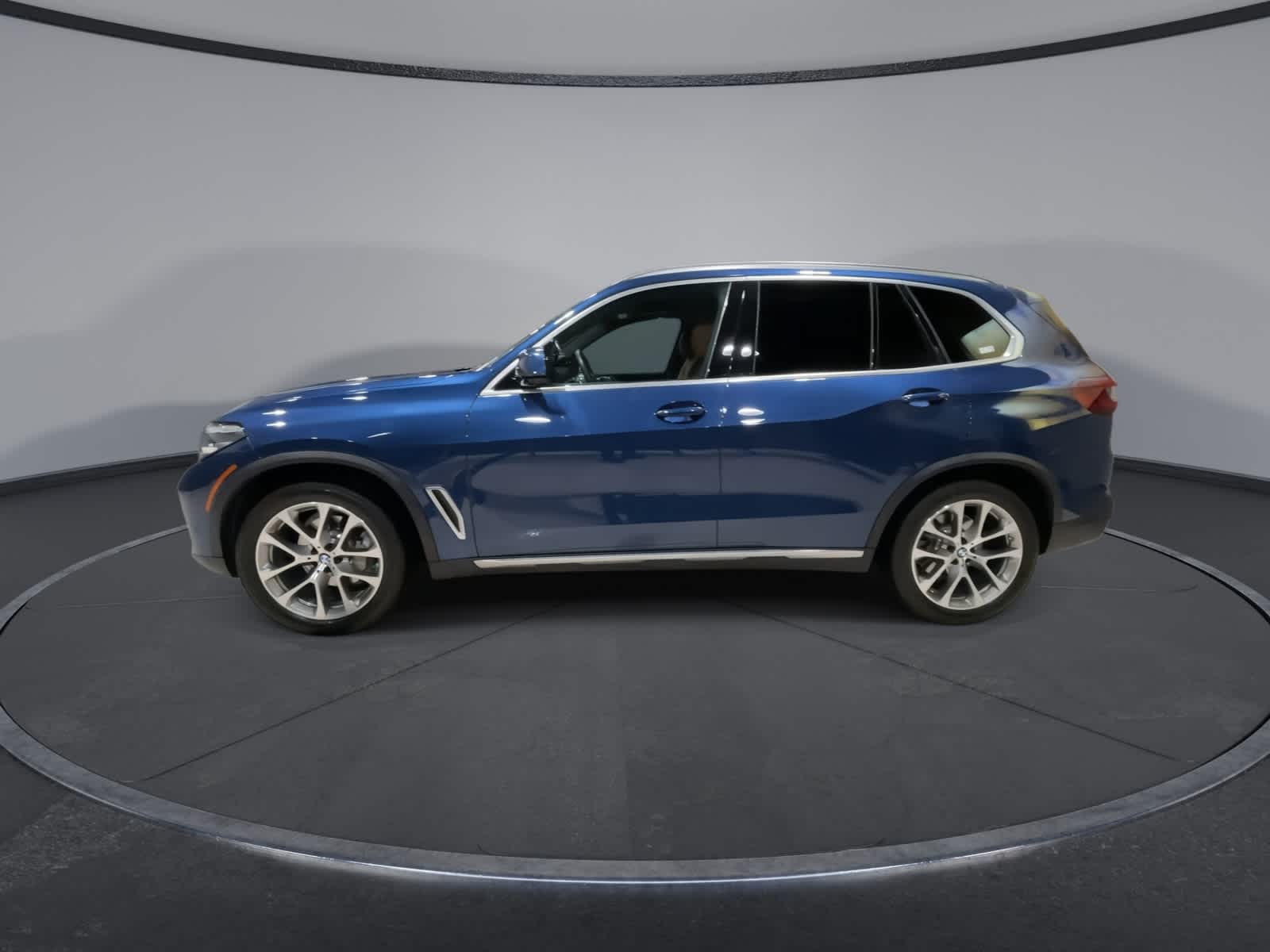 Thumbnail: 2023 BMW X5 - 7