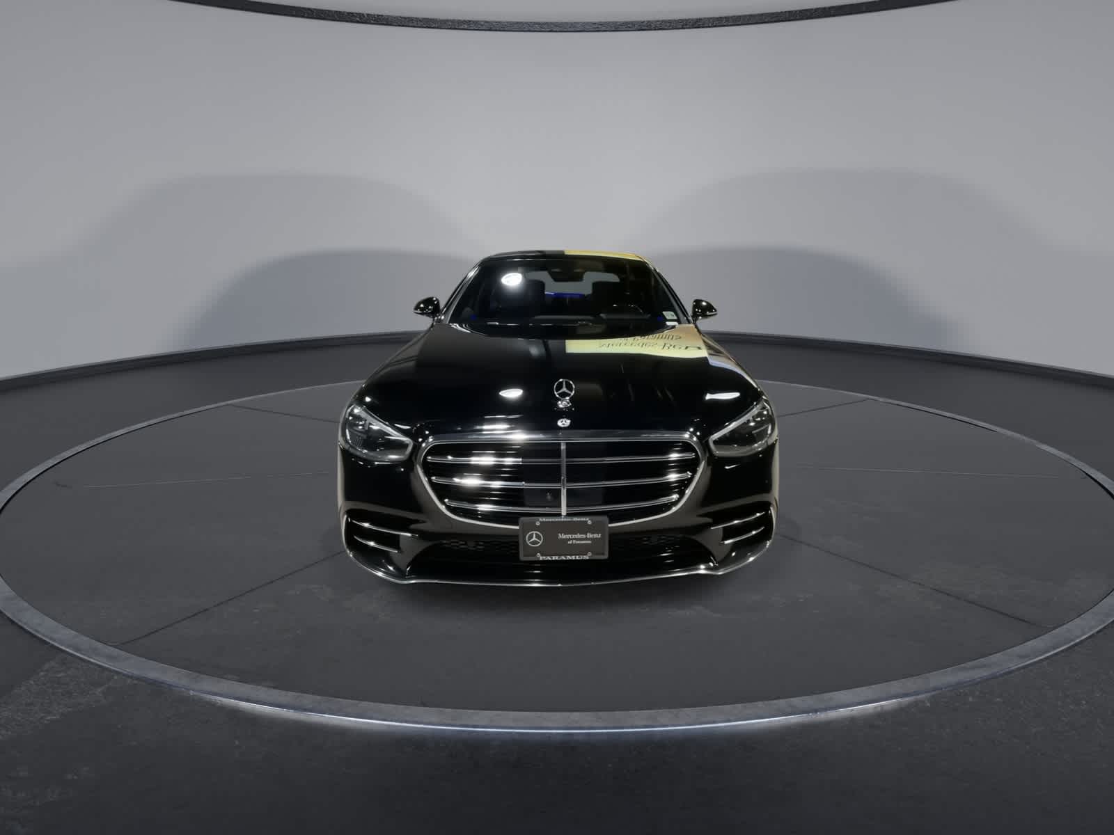 Thumbnail: 2023 Mercedes-Benz S-Class - 4