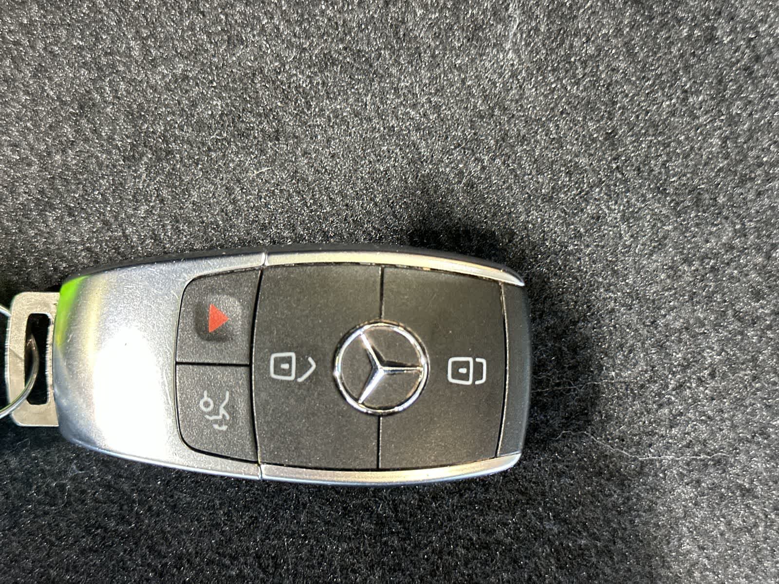 Thumbnail: 2022 Mercedes-Benz GLC - 31