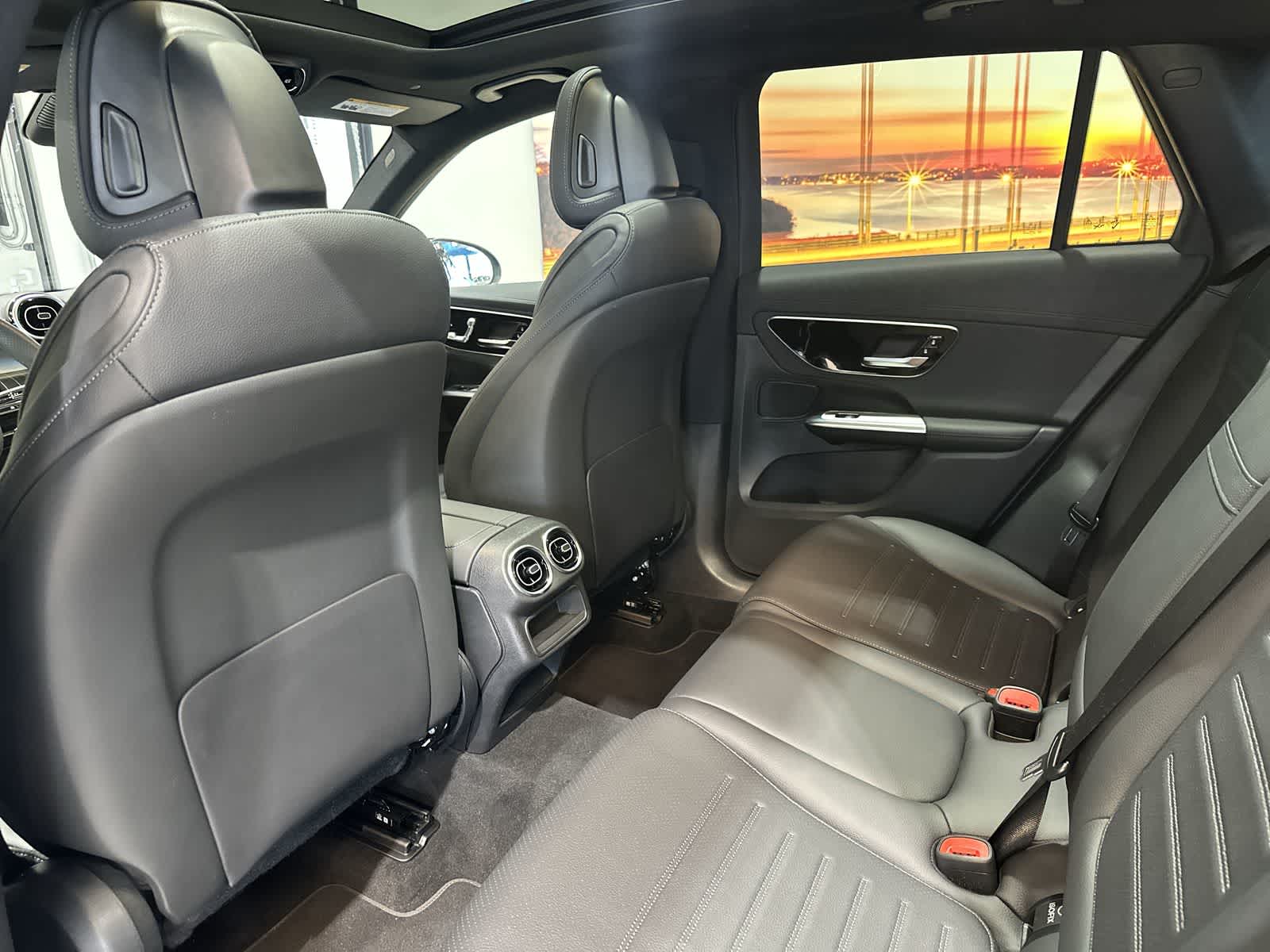 Thumbnail: 2026 Mercedes-Benz GLC - 24