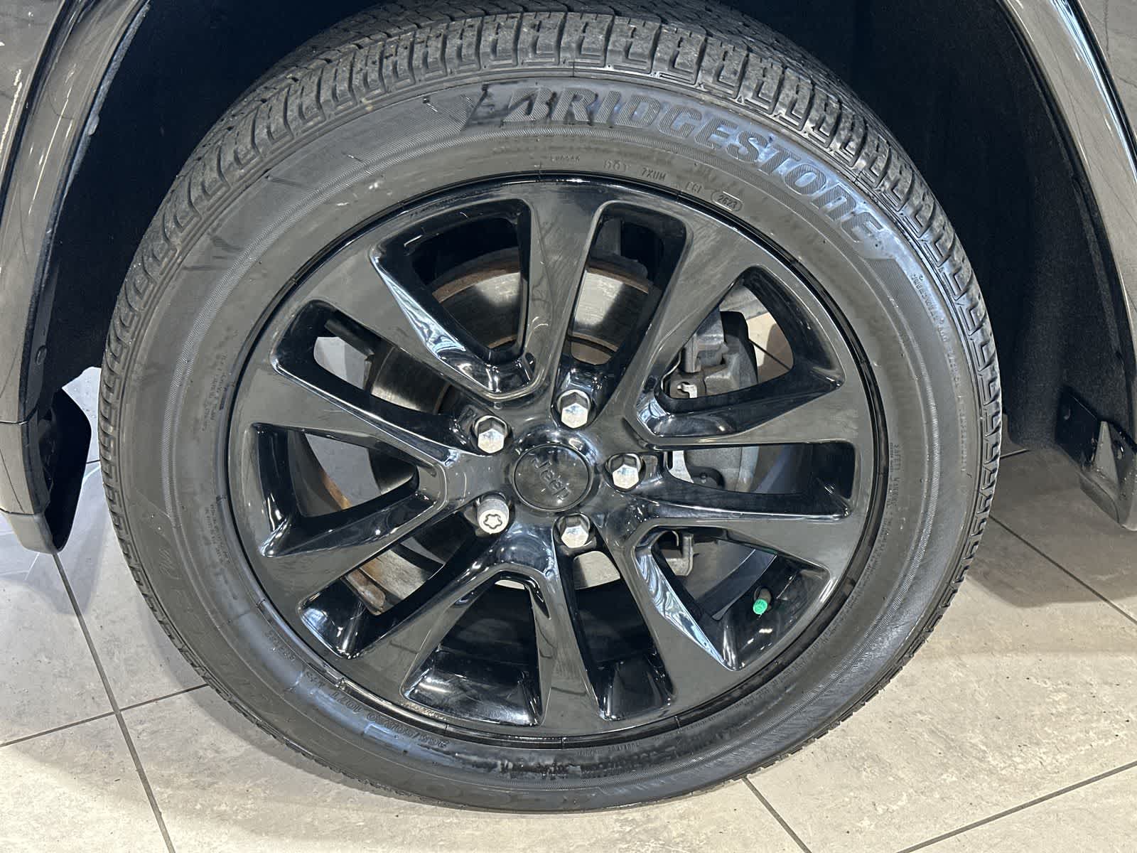 Thumbnail: 2020 Jeep Grand Cherokee - 20