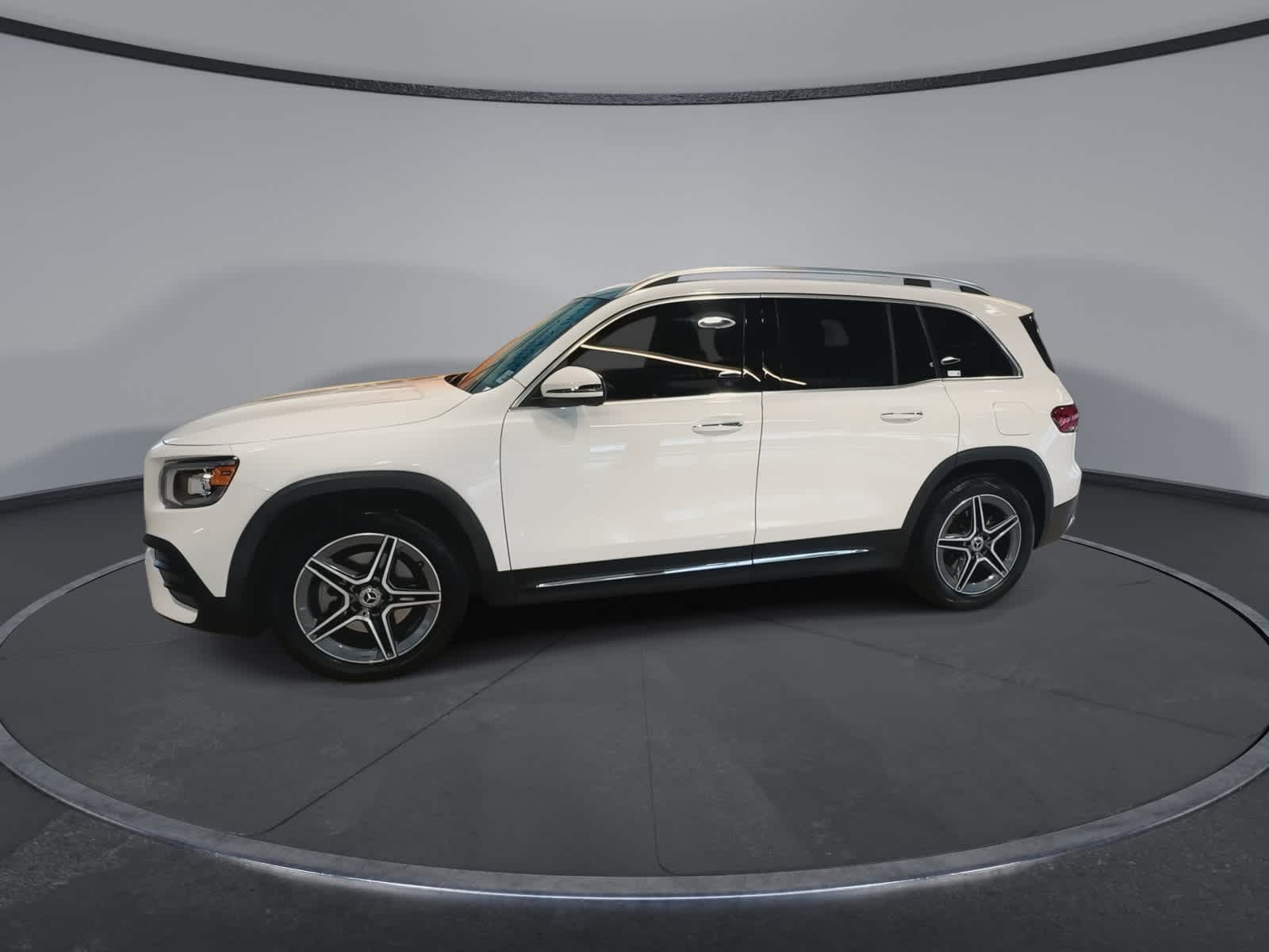 Thumbnail: 2022 Mercedes-Benz GLB - 6