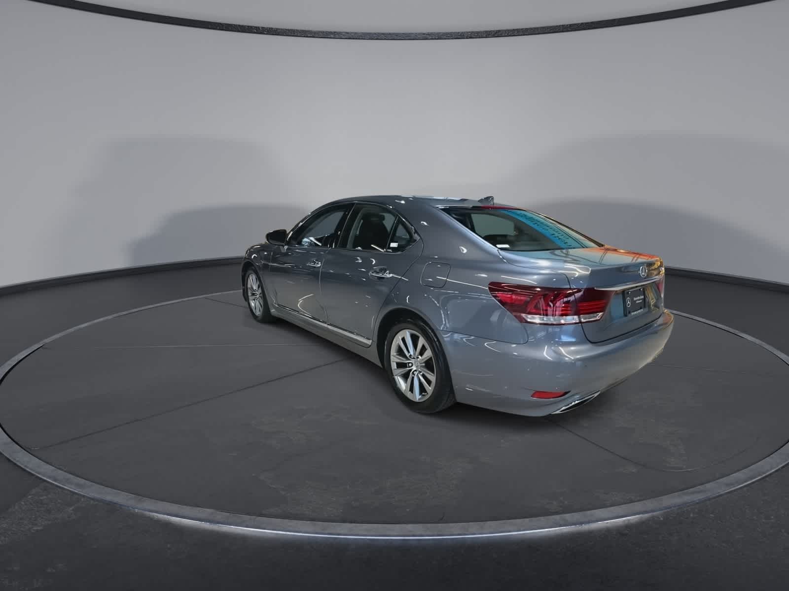 Thumbnail: 2016 Lexus LS - 9