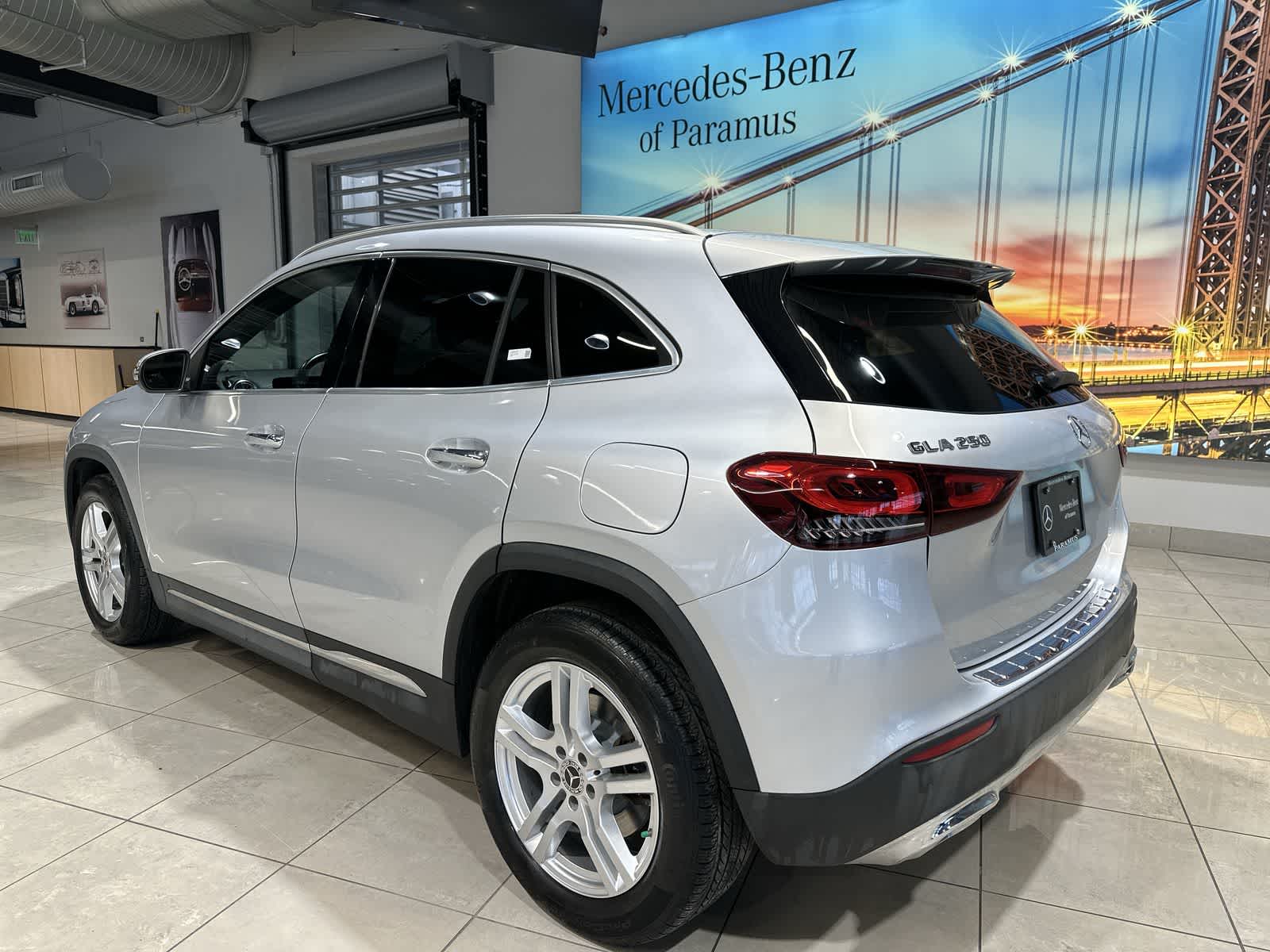 Thumbnail: 2022 Mercedes-Benz GLA - 16