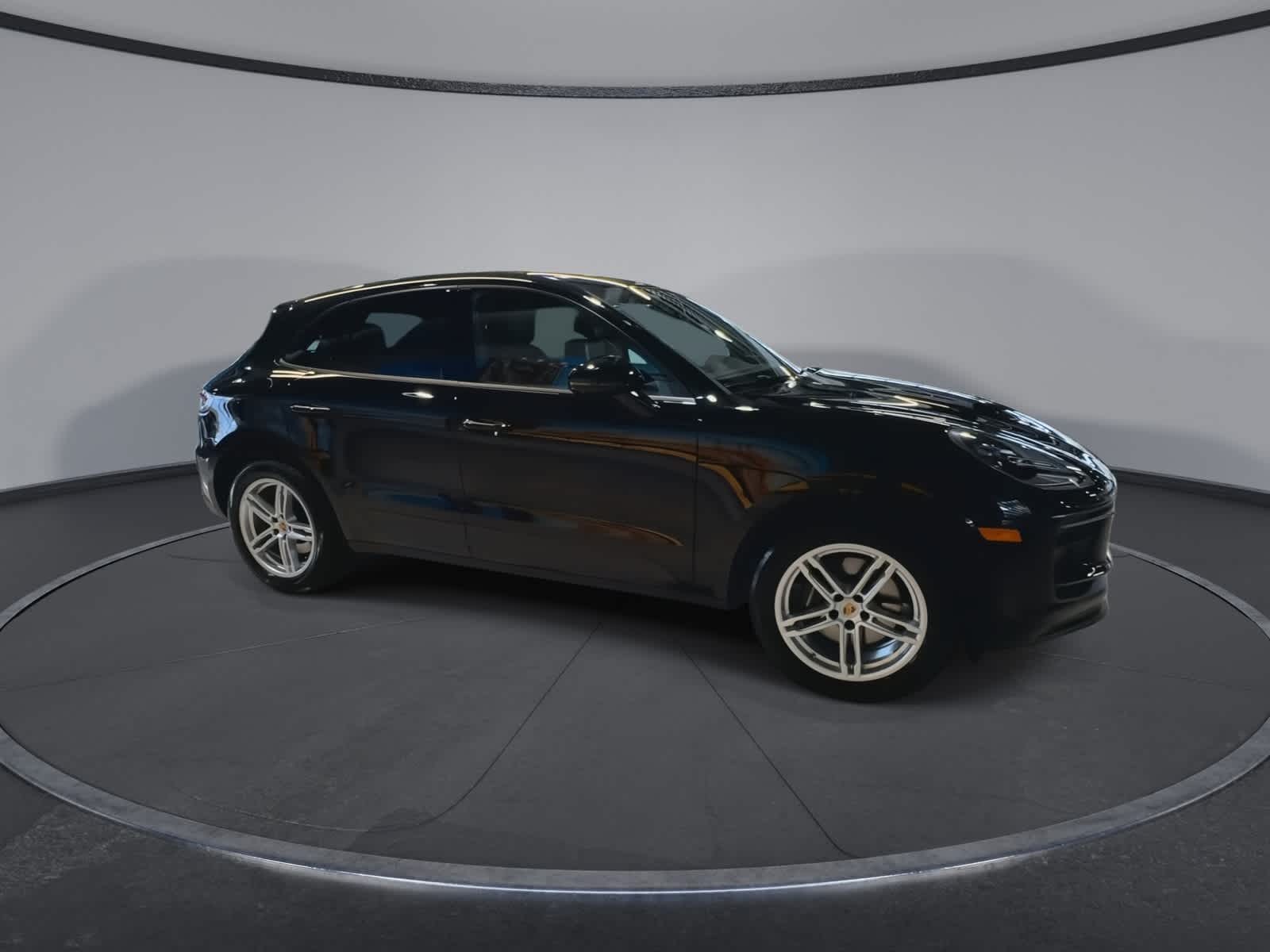 Thumbnail: 2023 Porsche Macan - 13