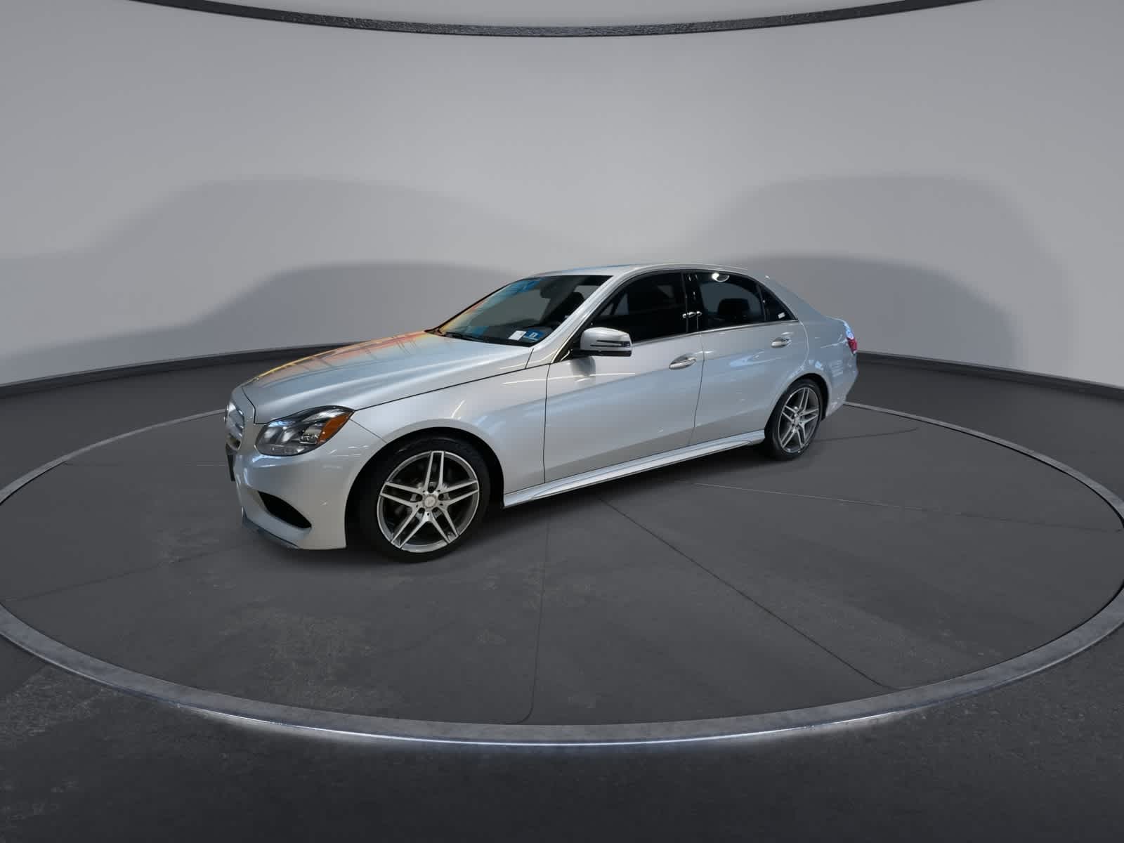 Thumbnail: 2016 Mercedes-Benz E-Class - 5