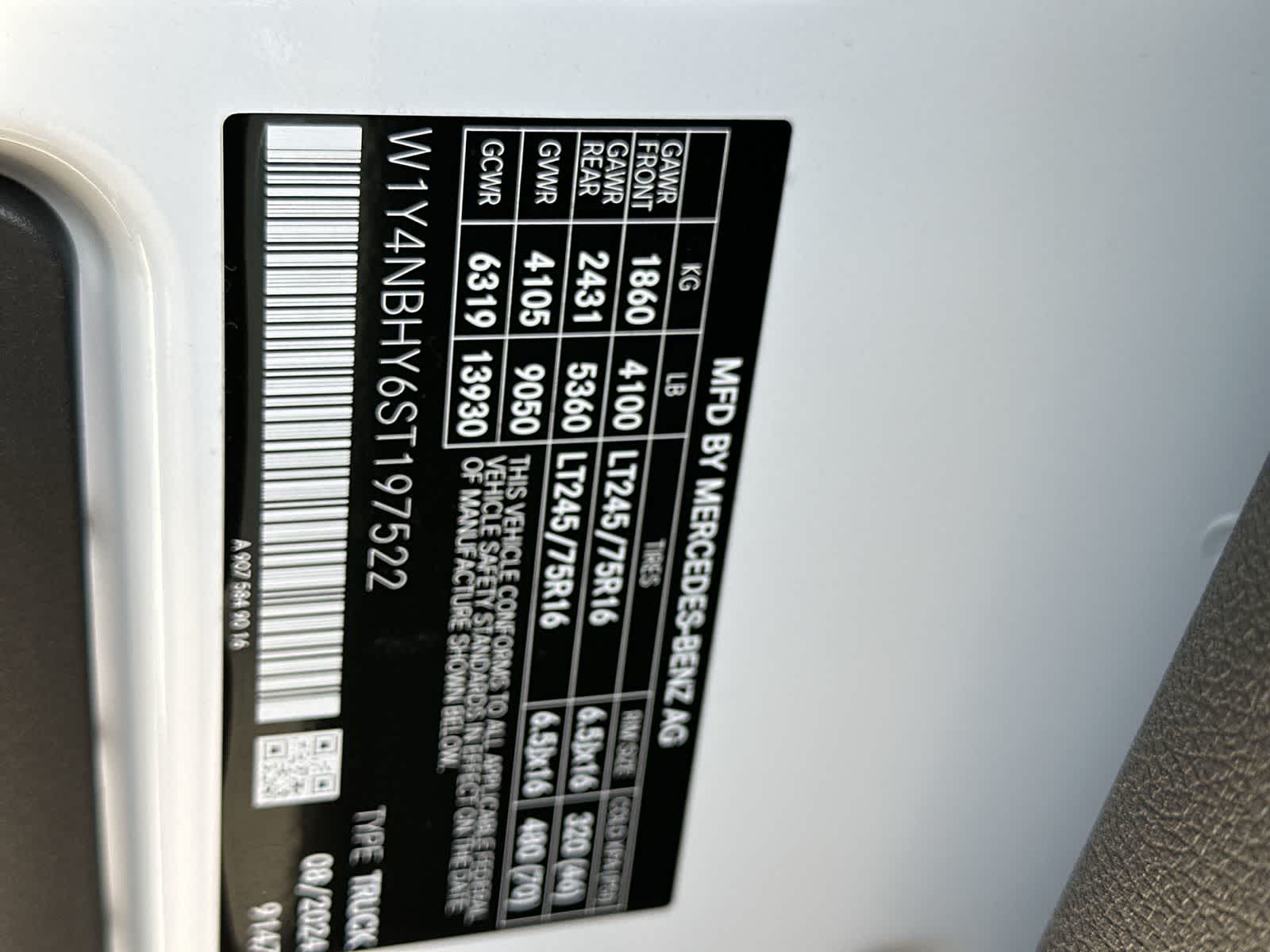 Thumbnail: 2025 Mercedes-Benz Sprinter - 32