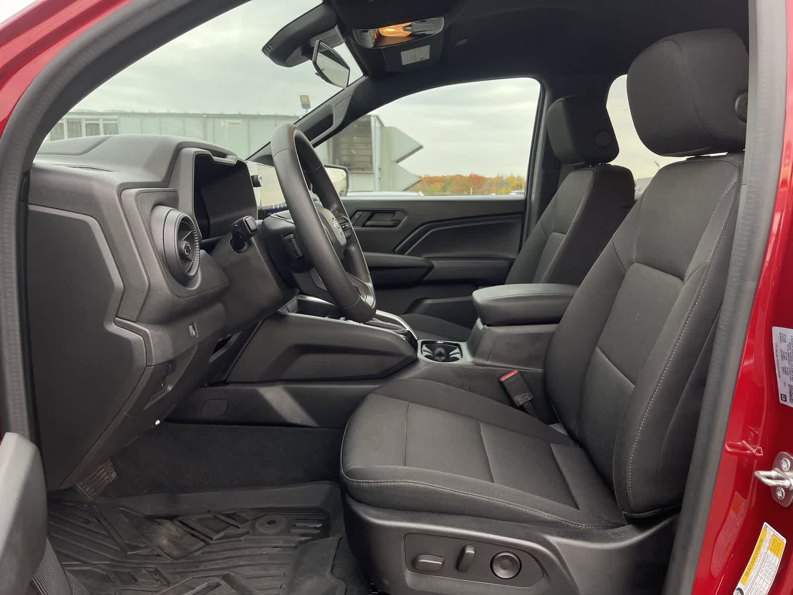 Thumbnail: 2023 Chevrolet Colorado - 14