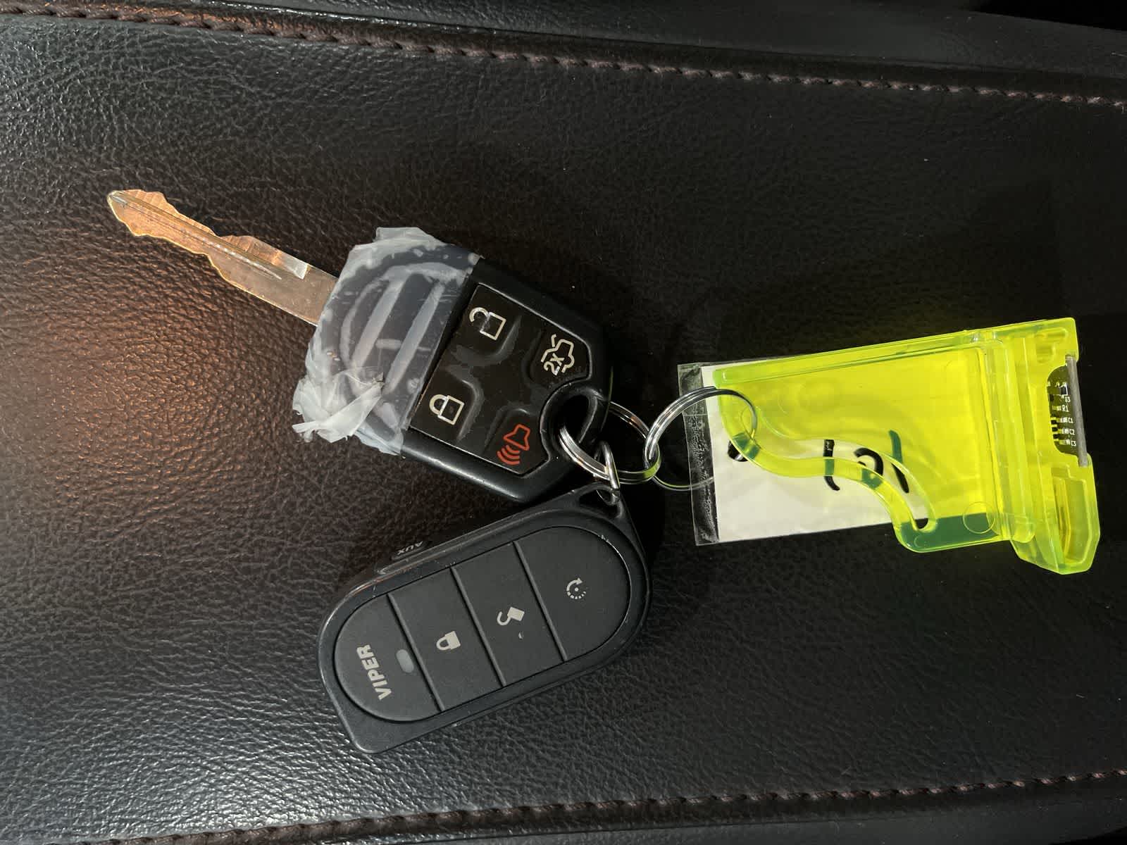 Thumbnail: 2013 Ford Edge - 32