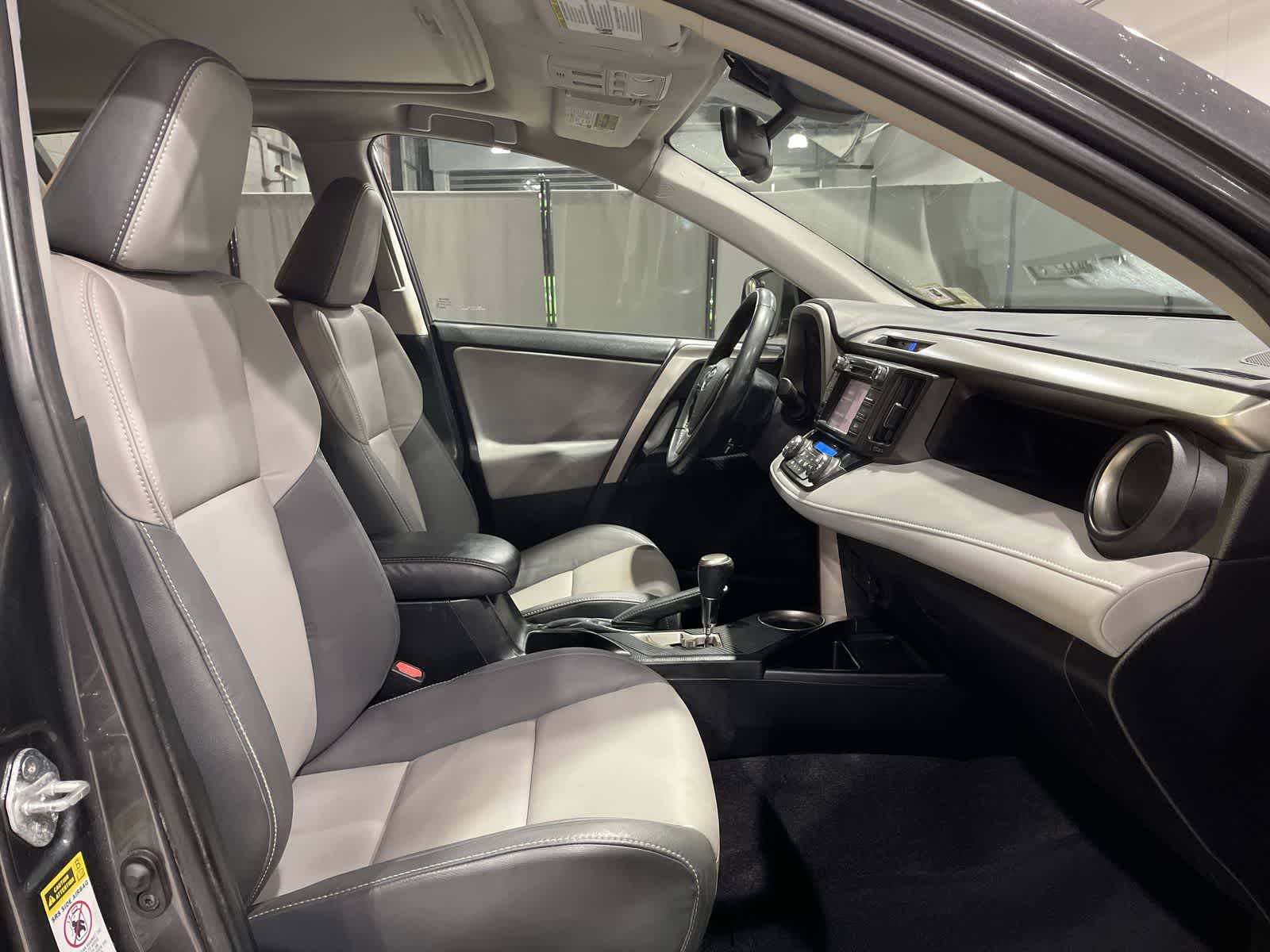 Thumbnail: 2015 Toyota RAV4 - 26