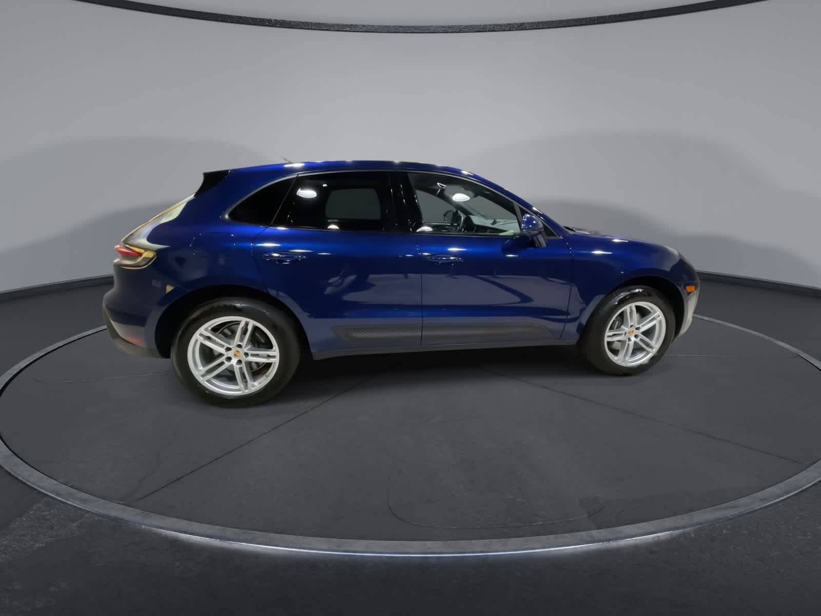 Thumbnail: 2024 Porsche Macan - 12