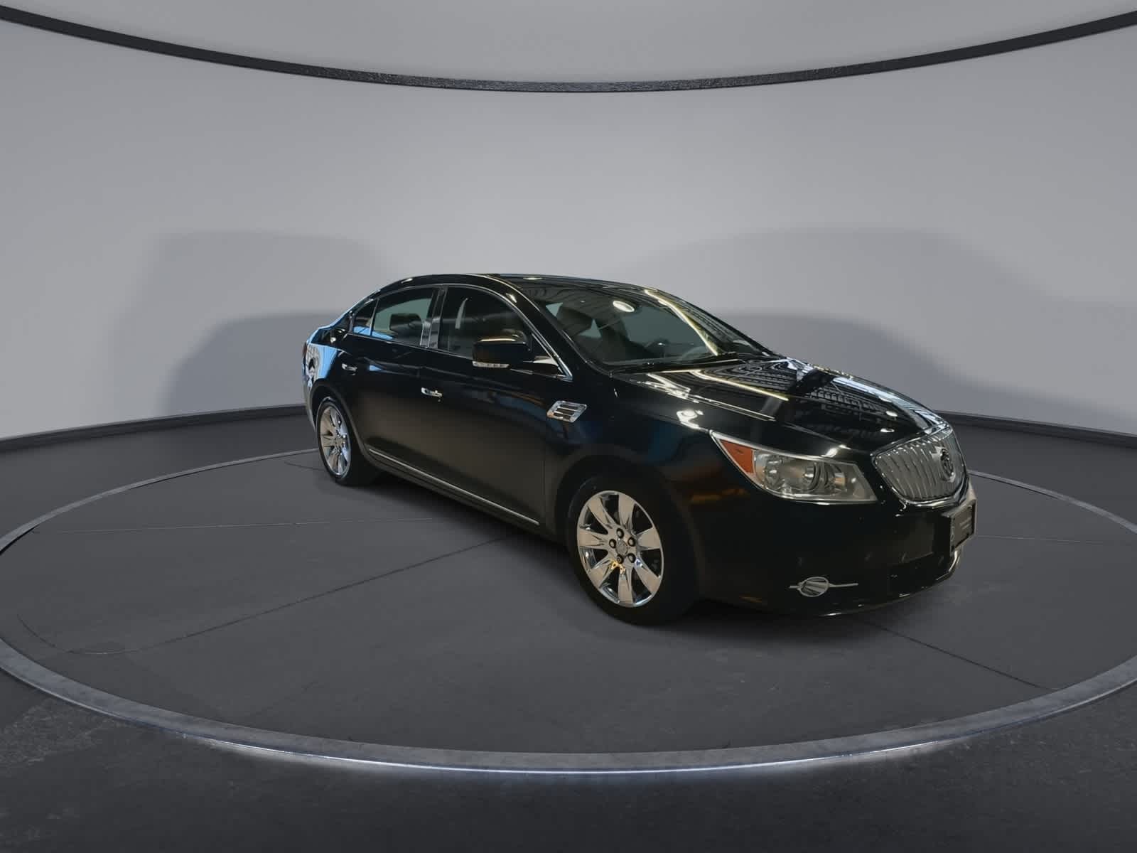 Thumbnail: 2010 Buick LaCrosse - 4