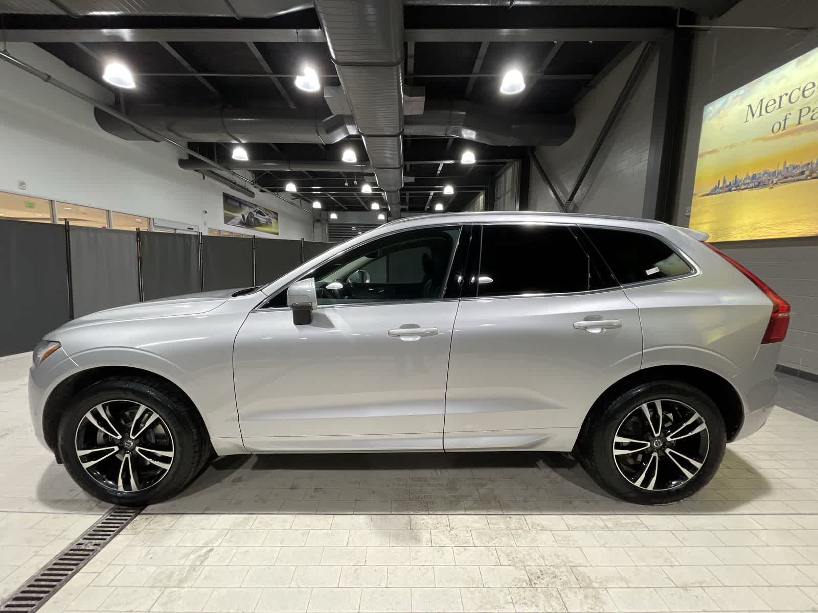 Thumbnail: 2019 Volvo XC60 - 15