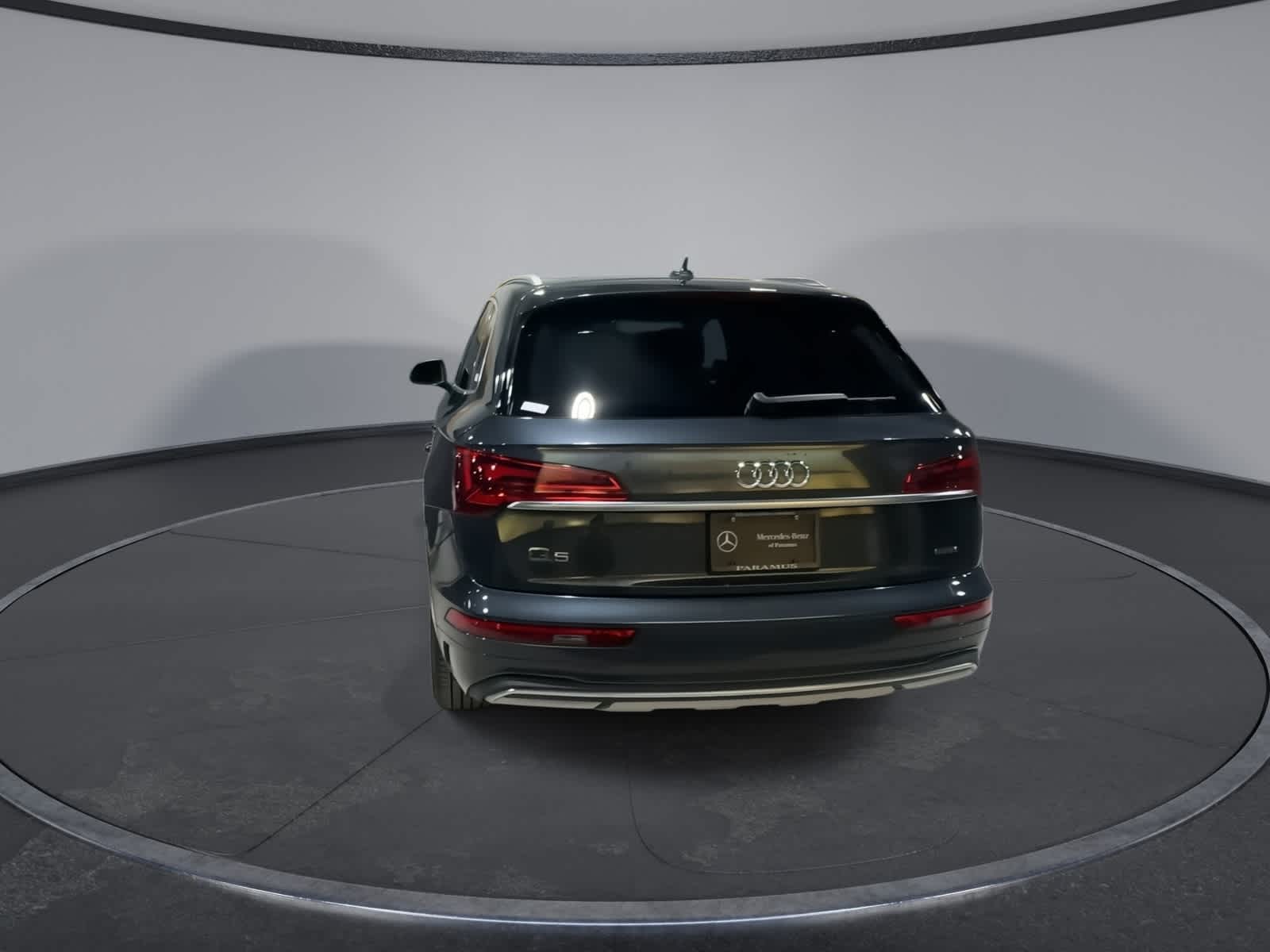 Thumbnail: 2023 Audi Q5 - 10