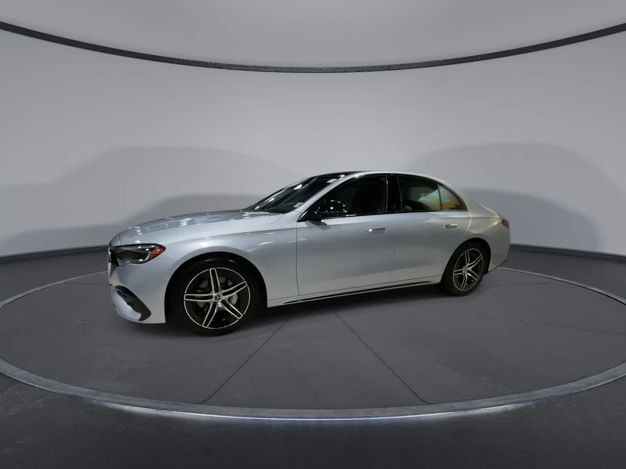 Thumbnail: 2025 Mercedes-Benz E-Class - 7