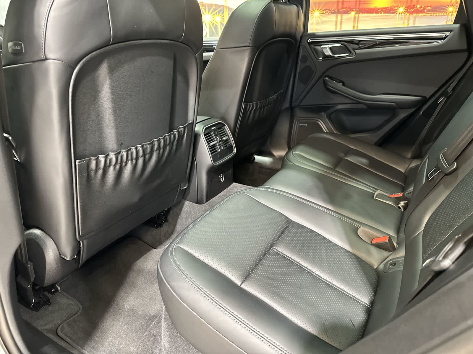 Thumbnail: 2025 Porsche Macan - 24