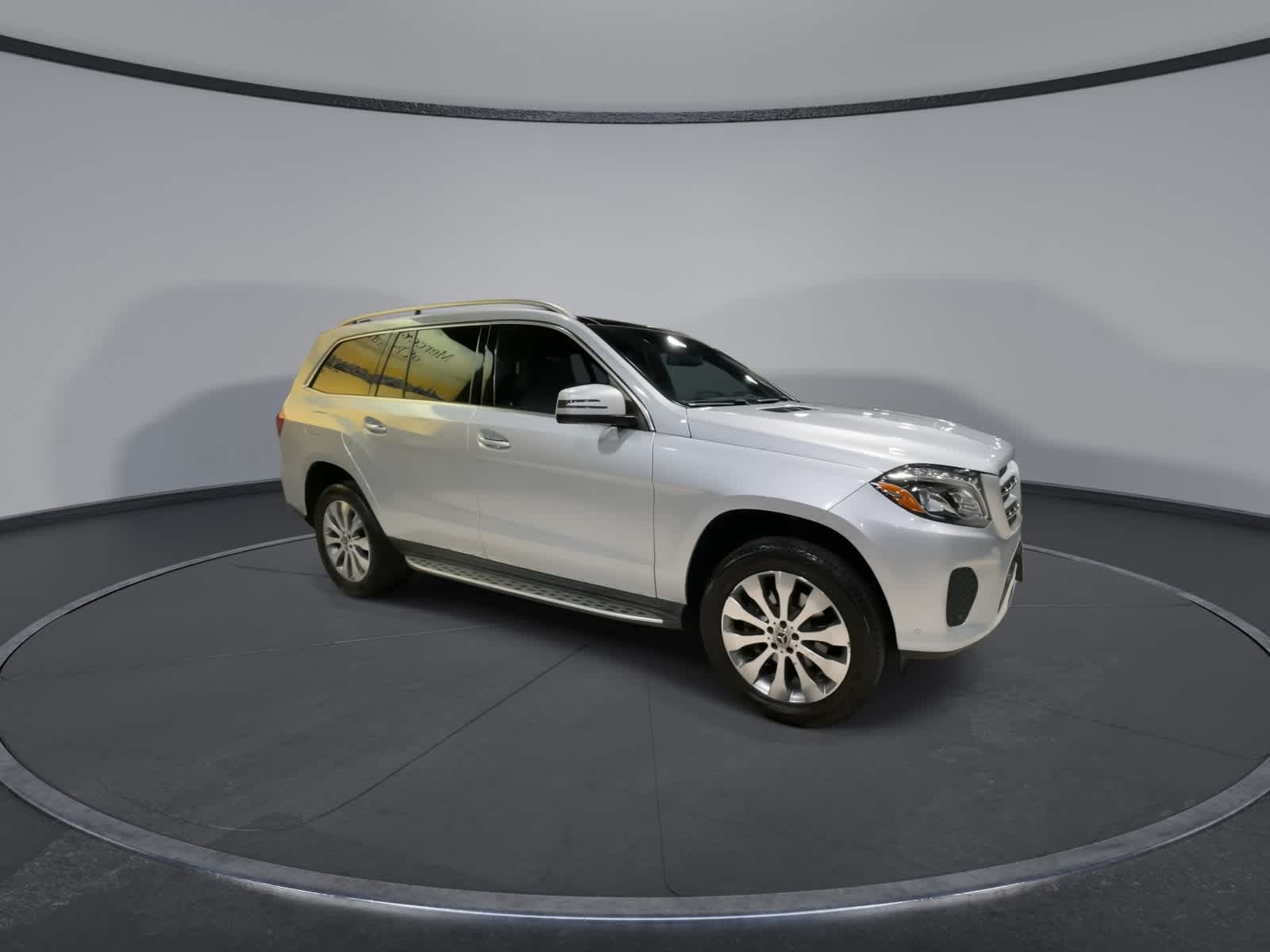 Thumbnail: 2017 Mercedes-Benz GLS - 2