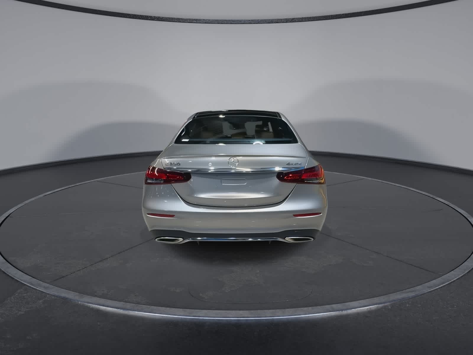 Thumbnail: 2022 Mercedes-Benz E-Class - 10