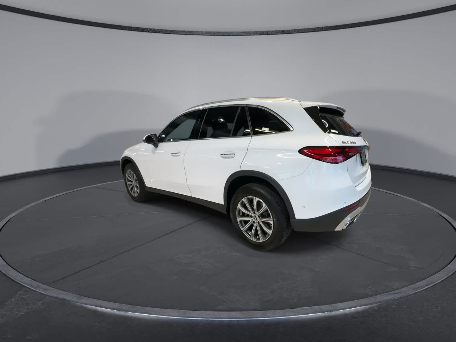 Thumbnail: 2026 Mercedes-Benz GLC - 8